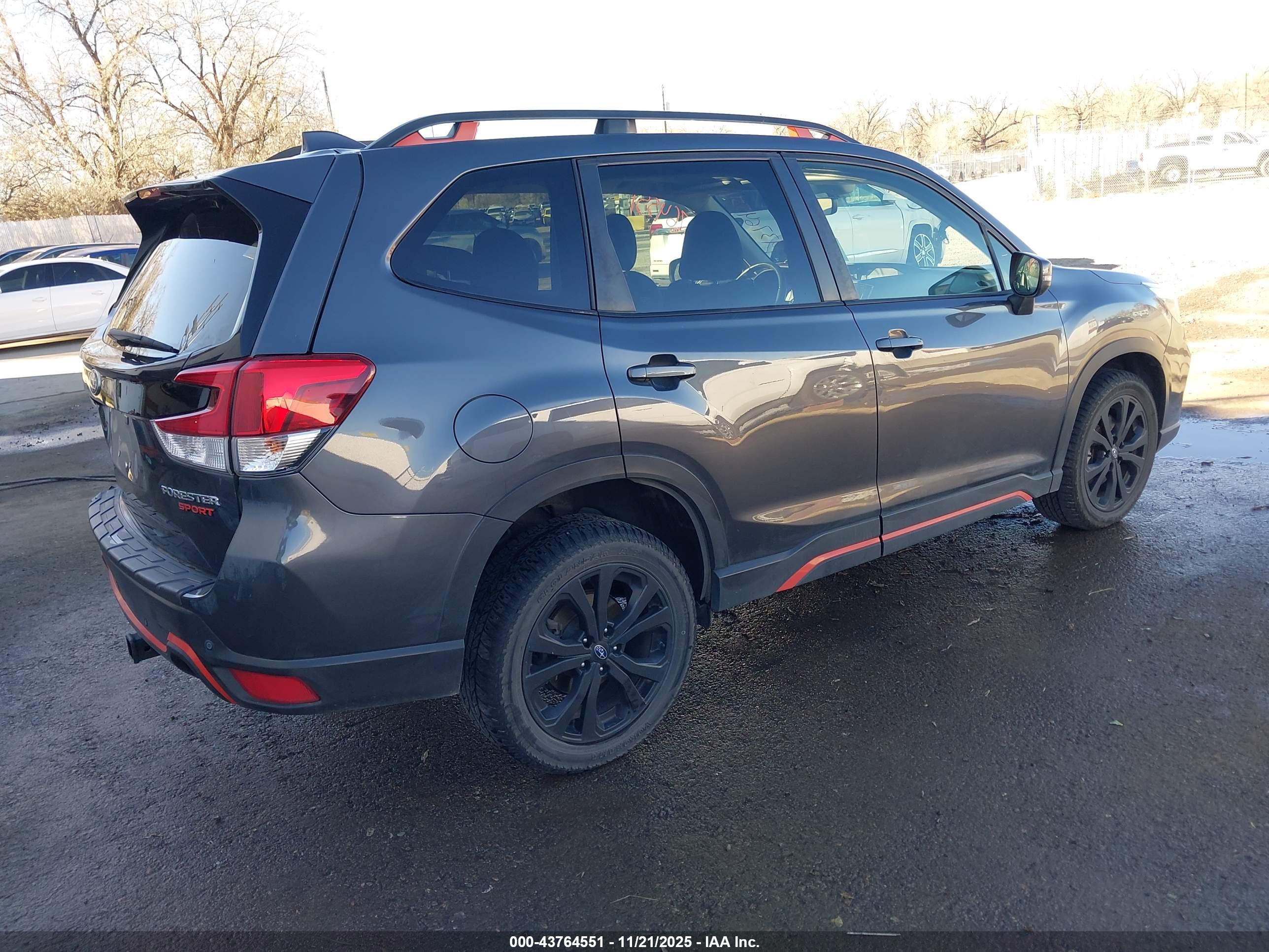 SUBARU FORESTER image 4