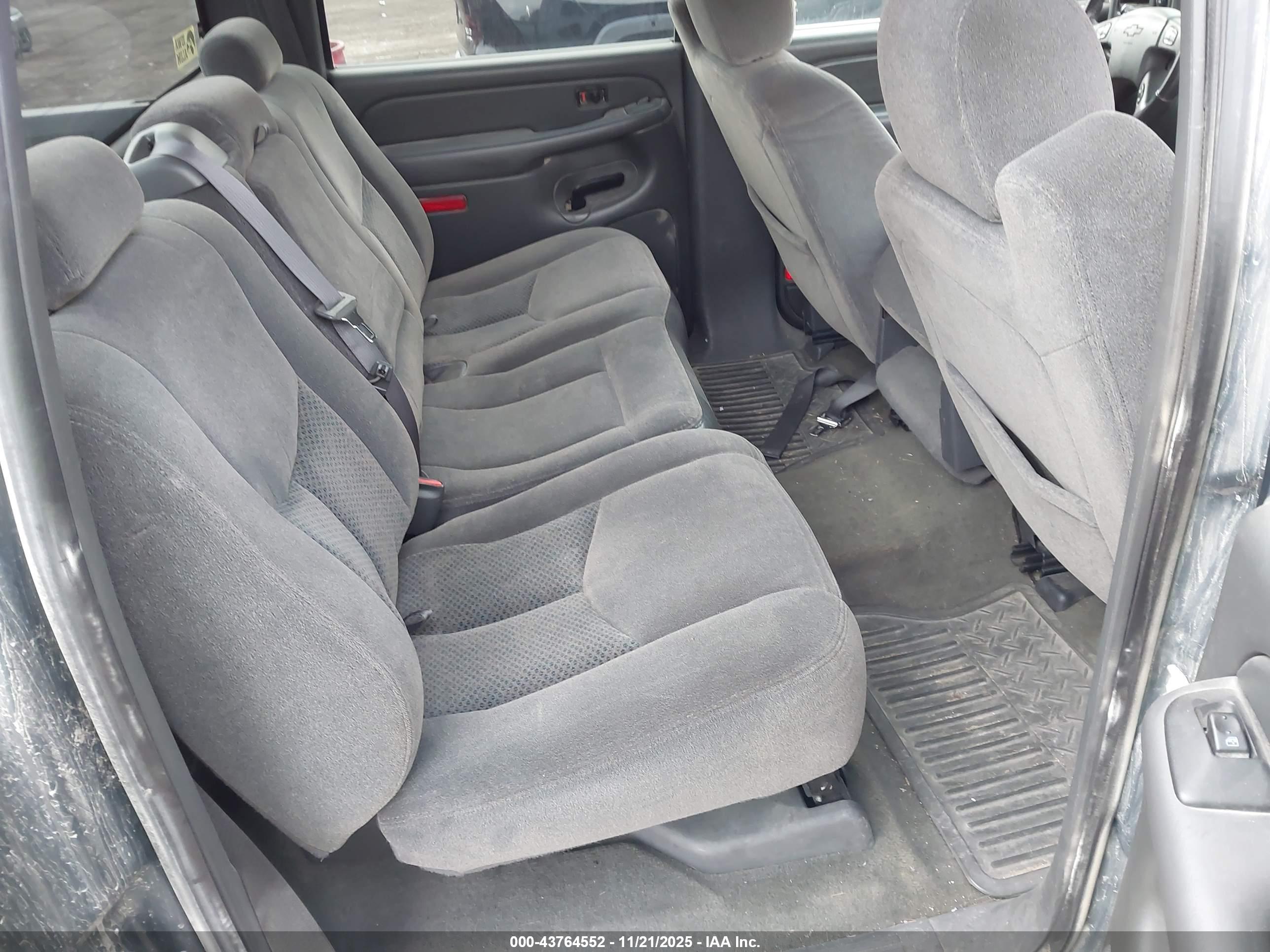 CHEVROLET SILVERADO image 8