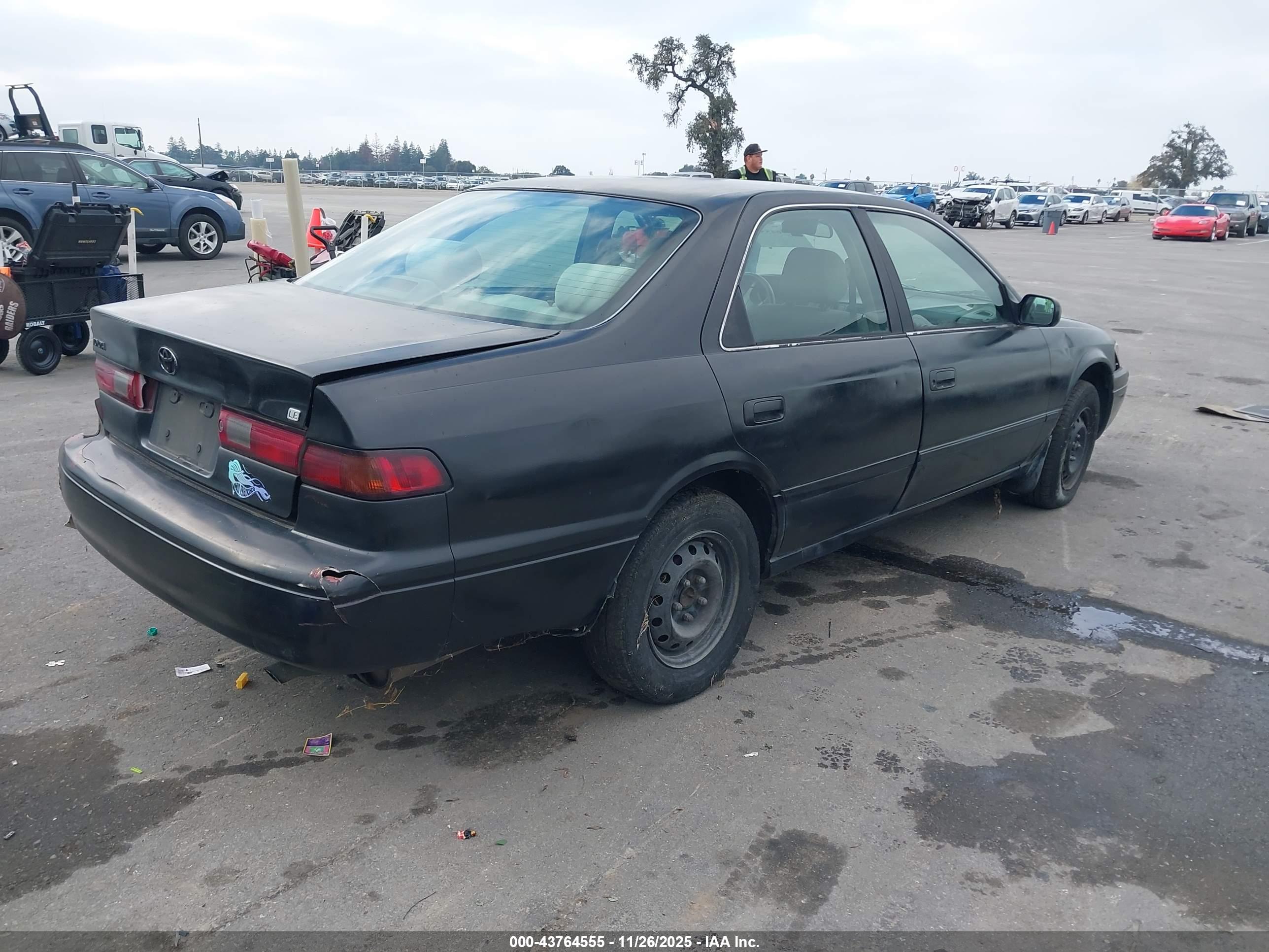TOYOTA CAMRY image 4