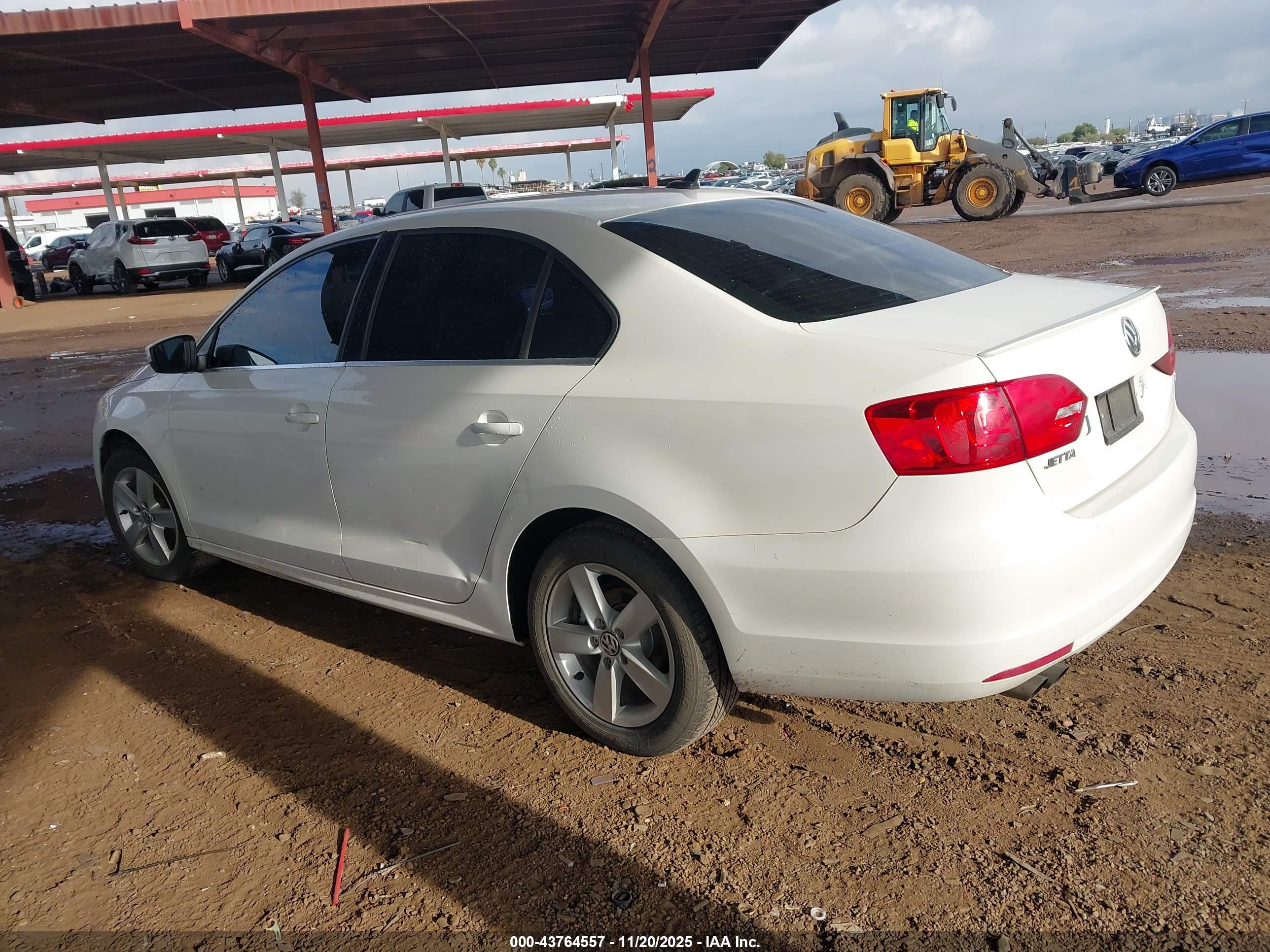 VOLKSWAGEN JETTA image 3