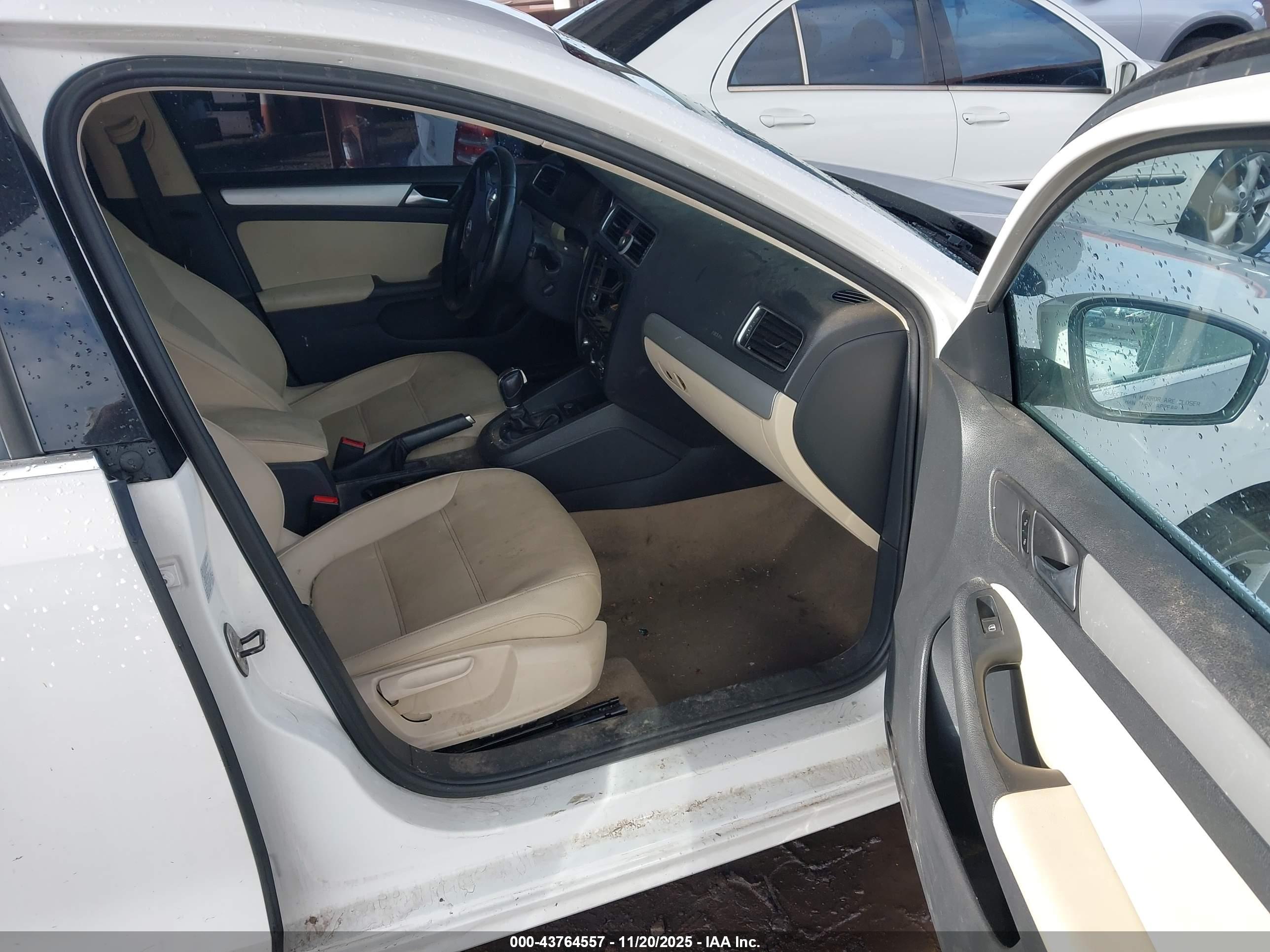 VOLKSWAGEN JETTA image 5