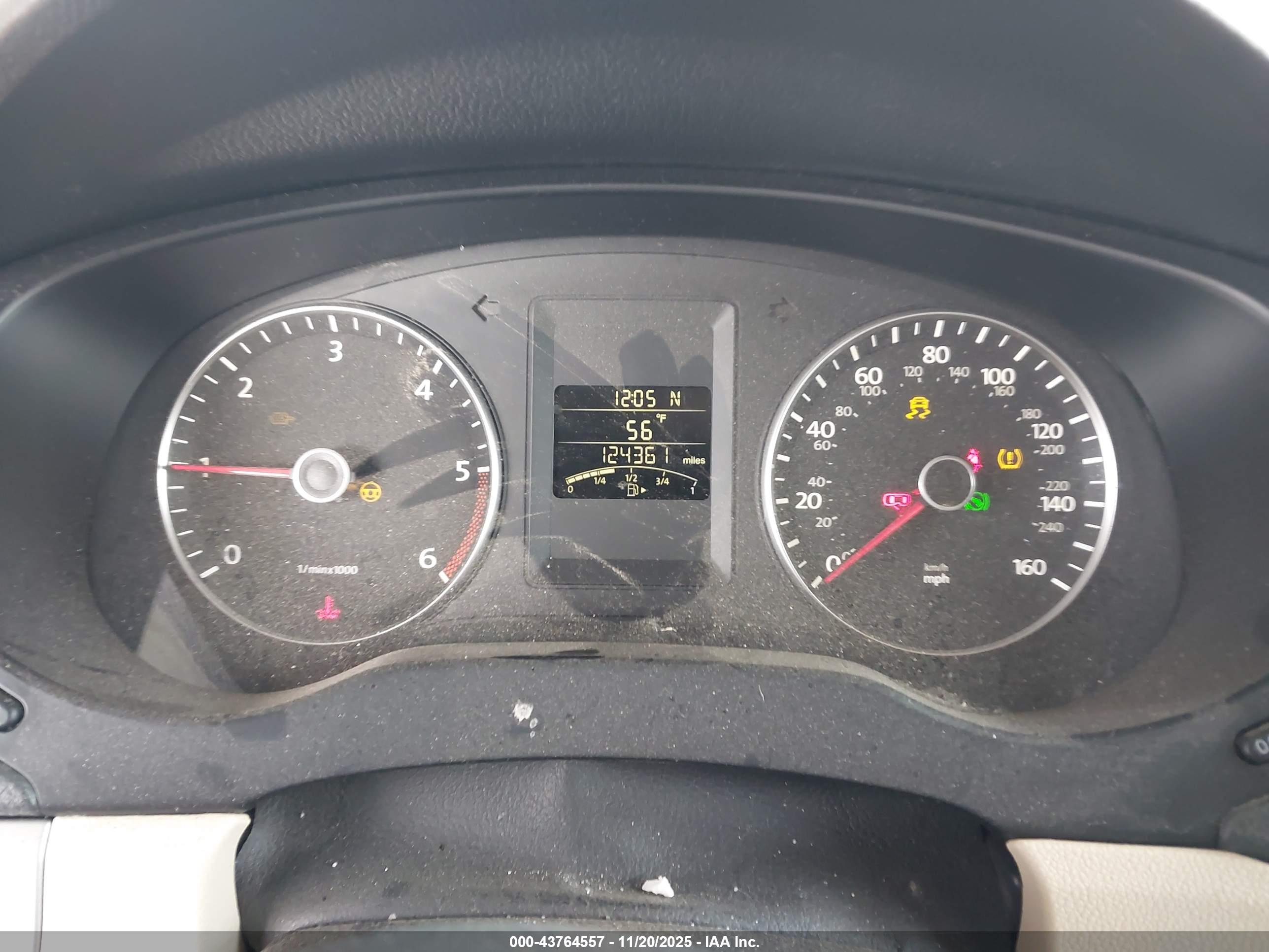 VOLKSWAGEN JETTA image 7