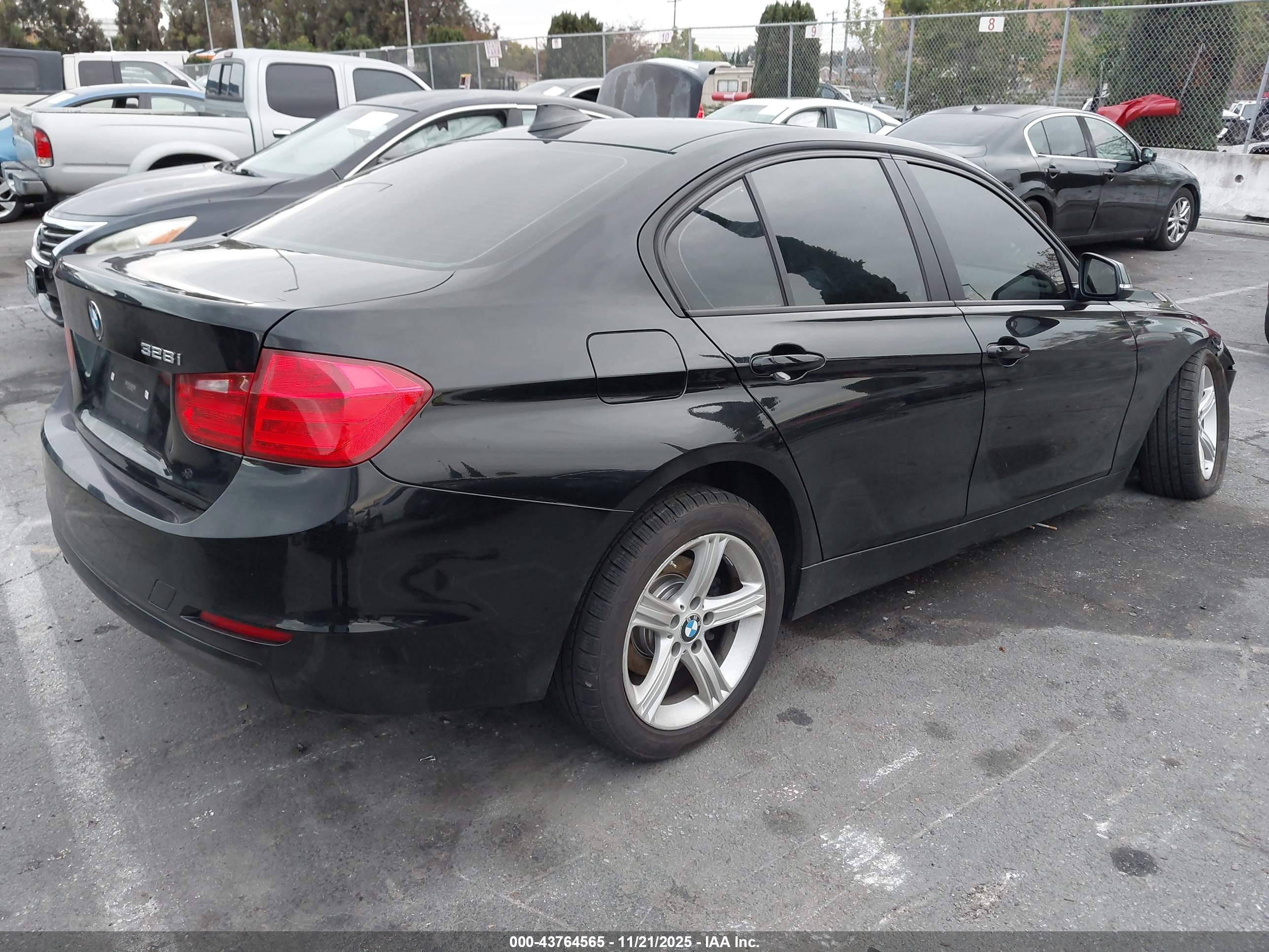 BMW 328I image 4
