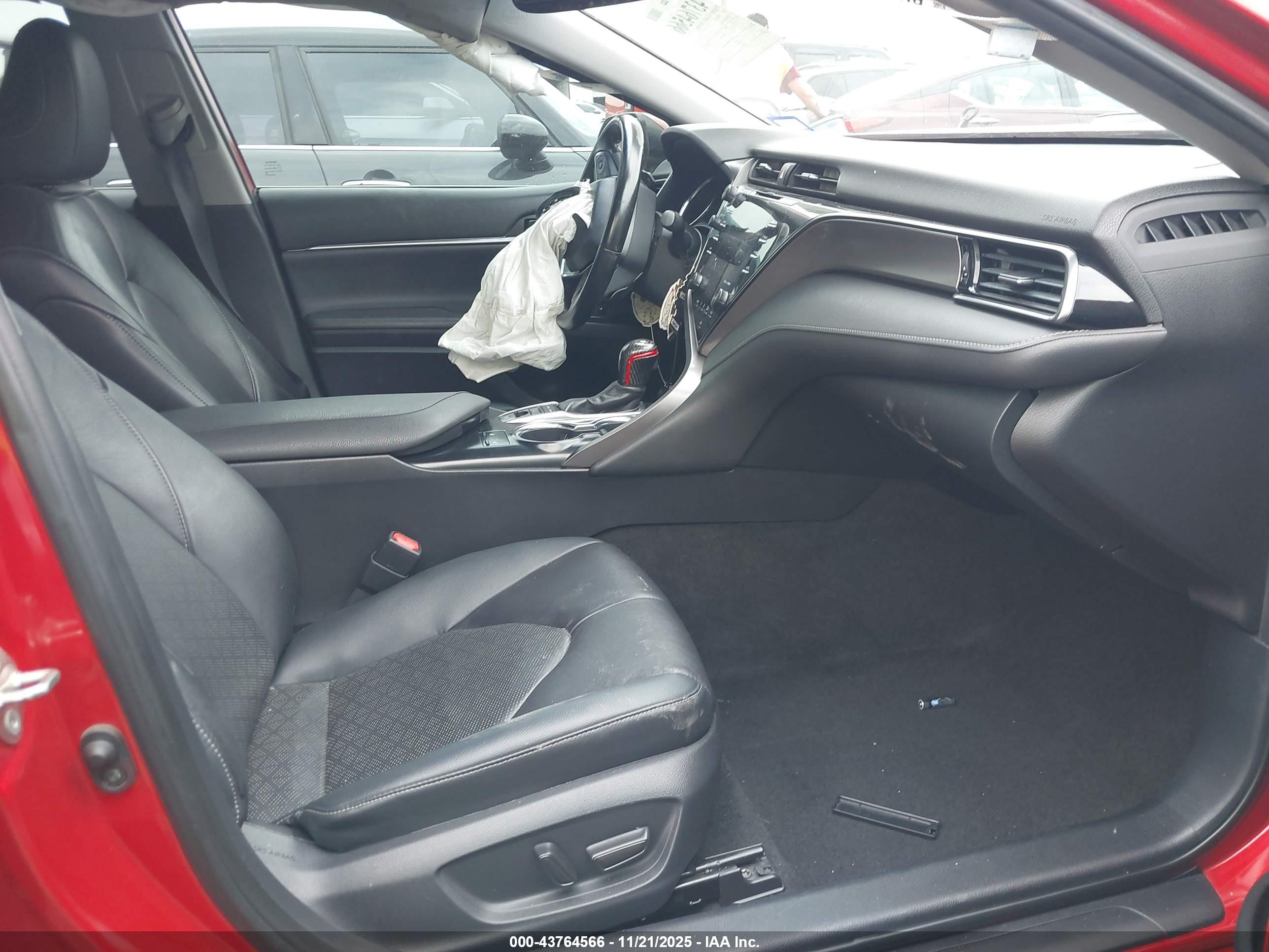 TOYOTA CAMRY image 5