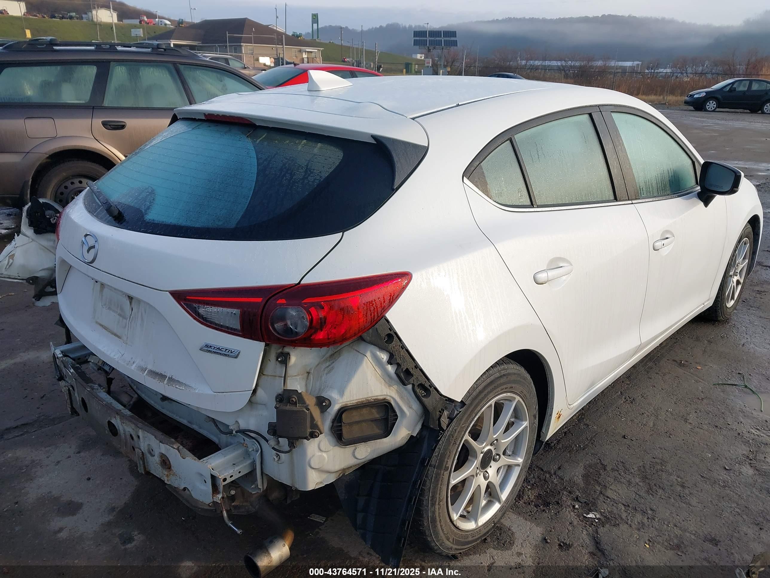 MAZDA MAZDA3 image 4