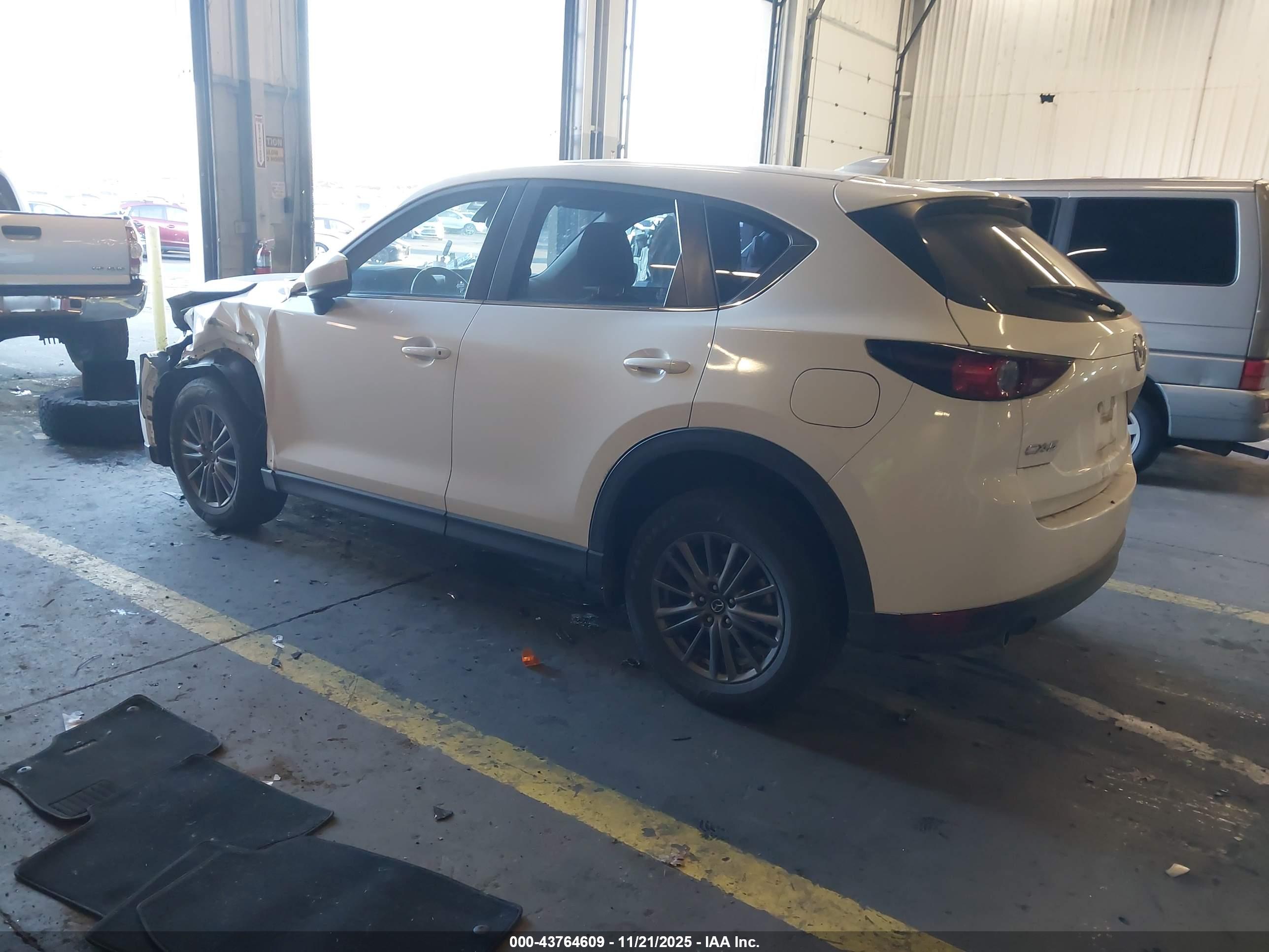 MAZDA CX-5 image 3