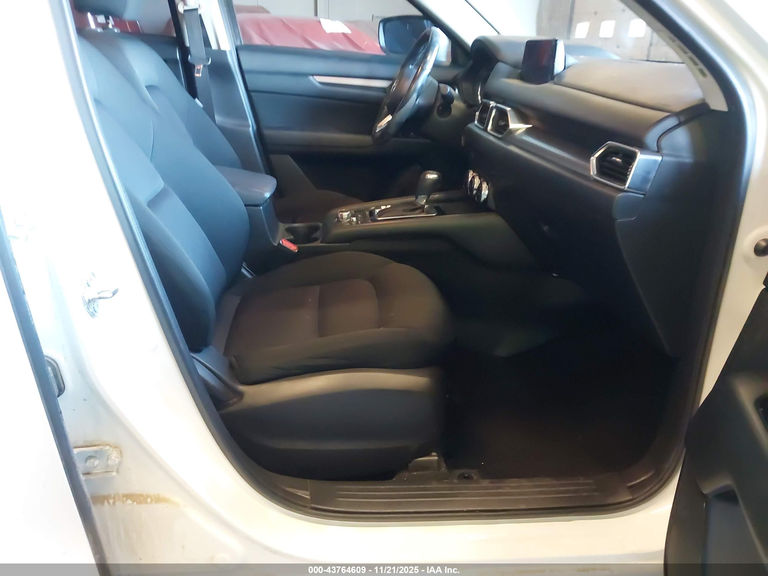 MAZDA CX-5 image 5