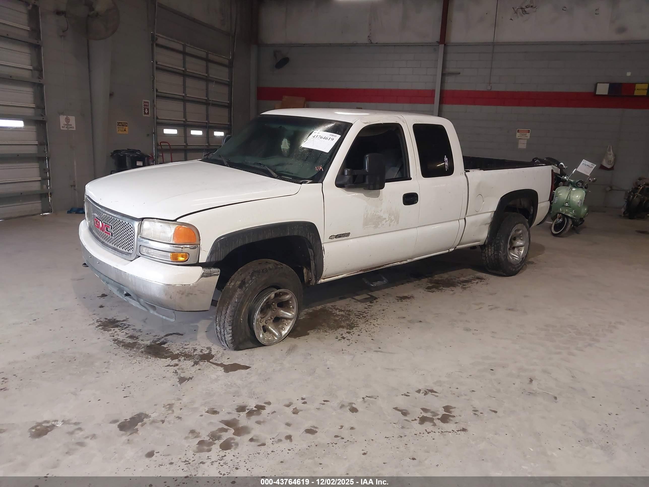 GMC SIERRA image 2