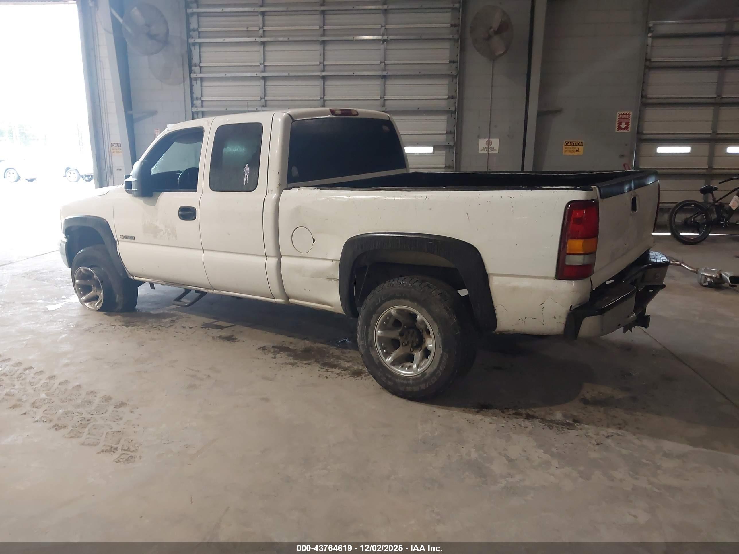GMC SIERRA image 3