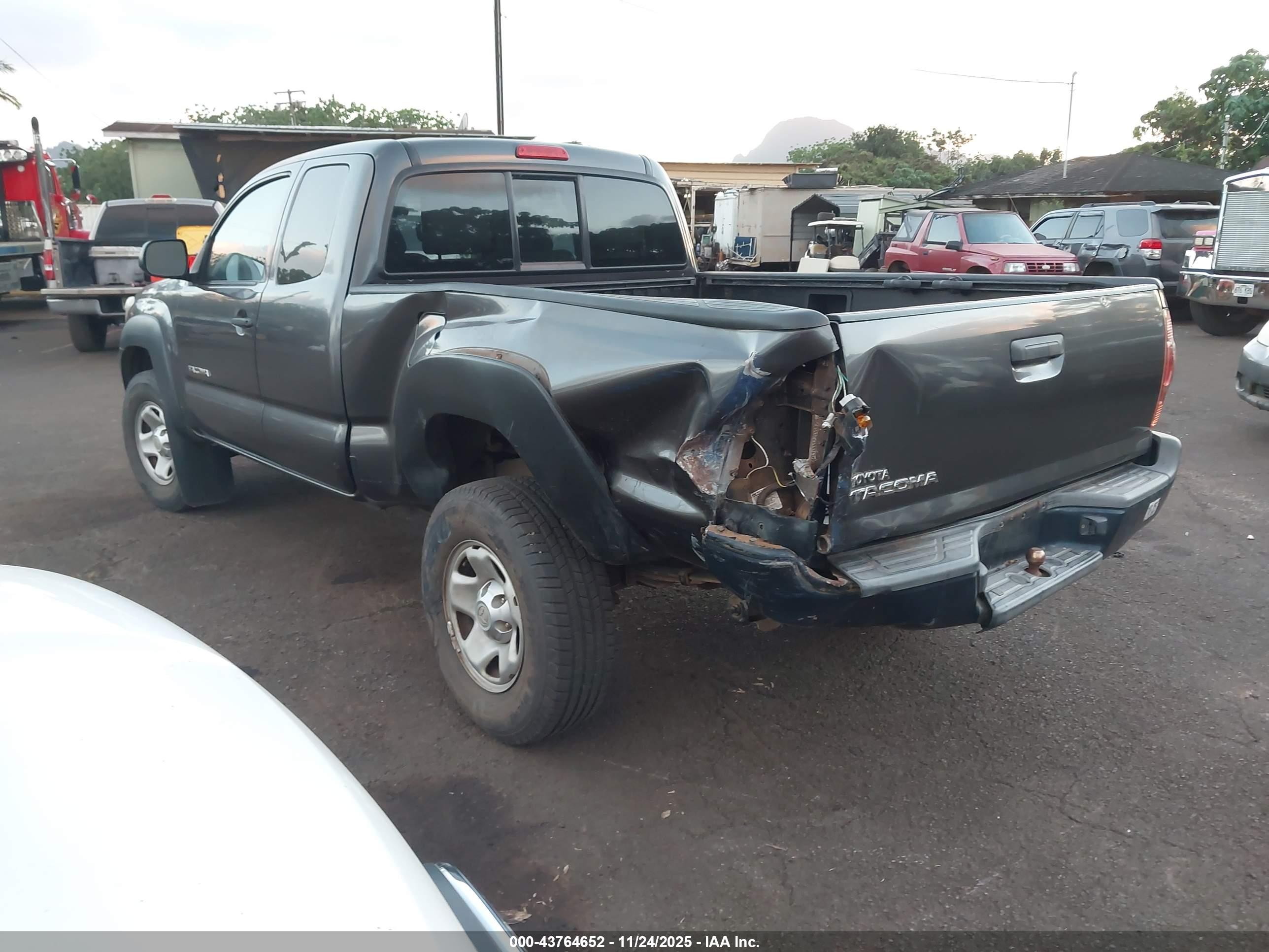 TOYOTA TACOMA image 3