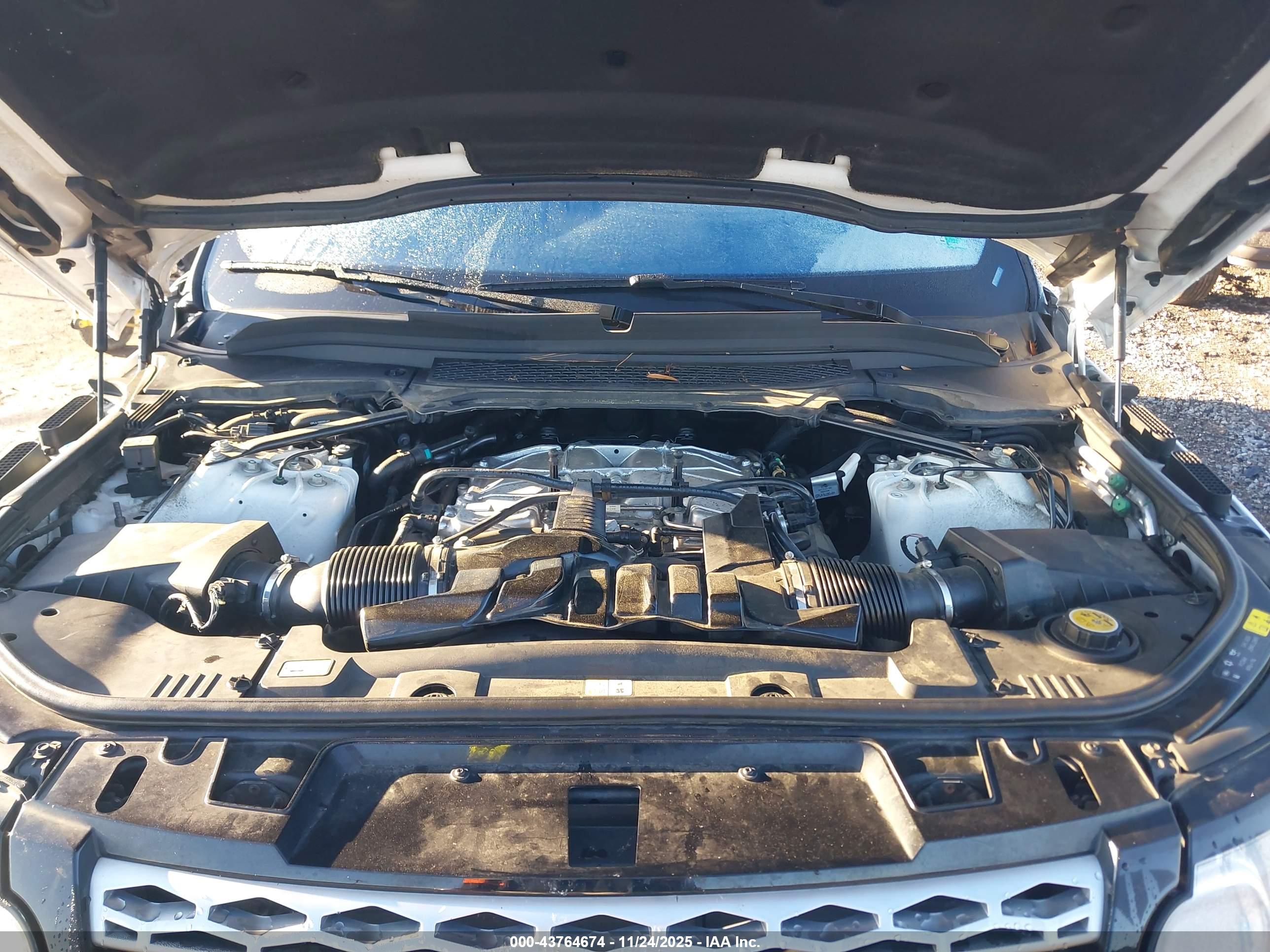 LAND ROVER image 10