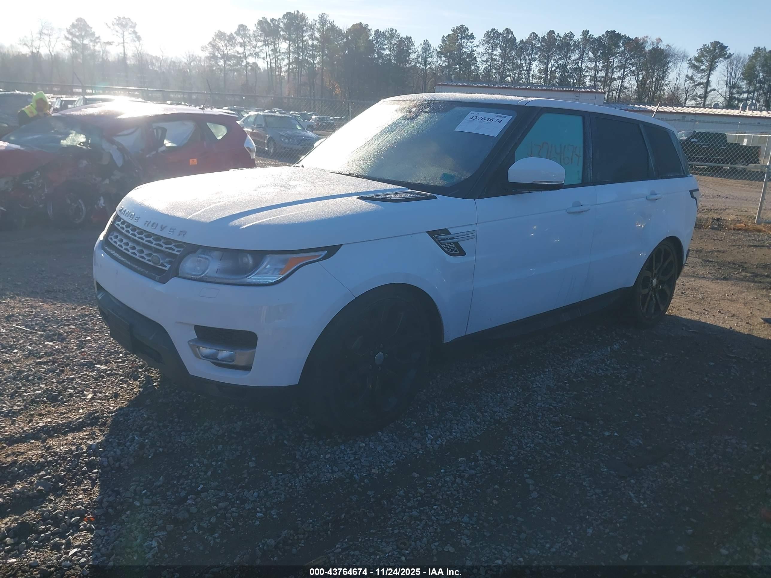 LAND ROVER image 2