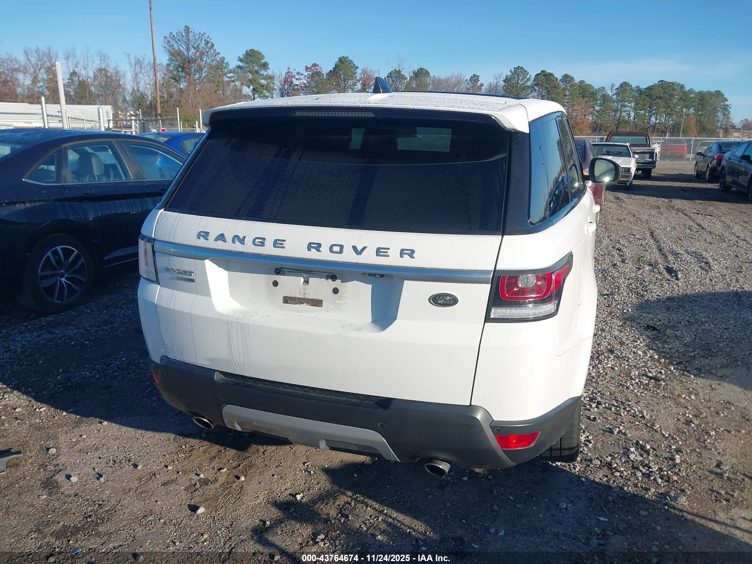 LAND ROVER image 4
