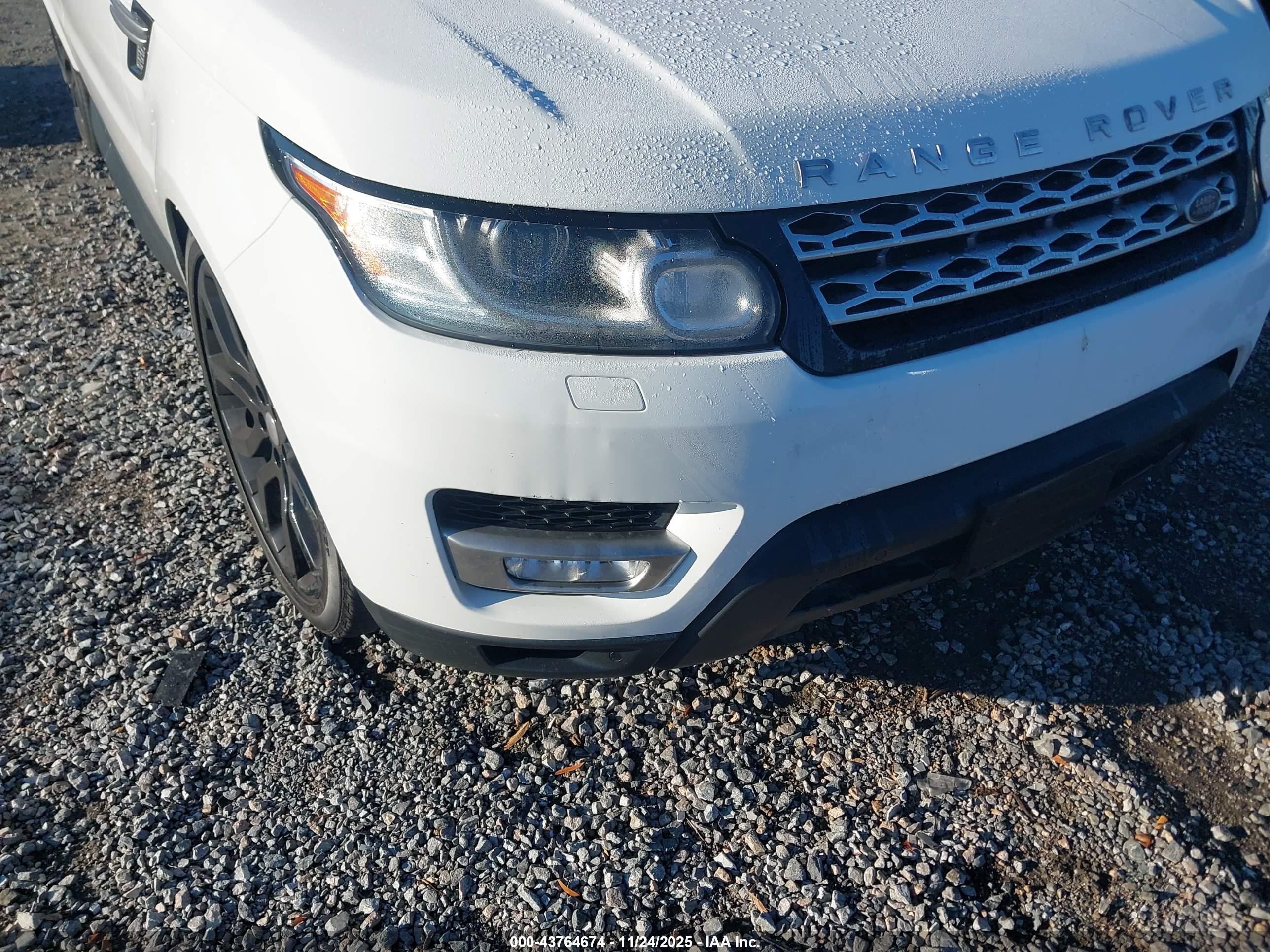 LAND ROVER image 6
