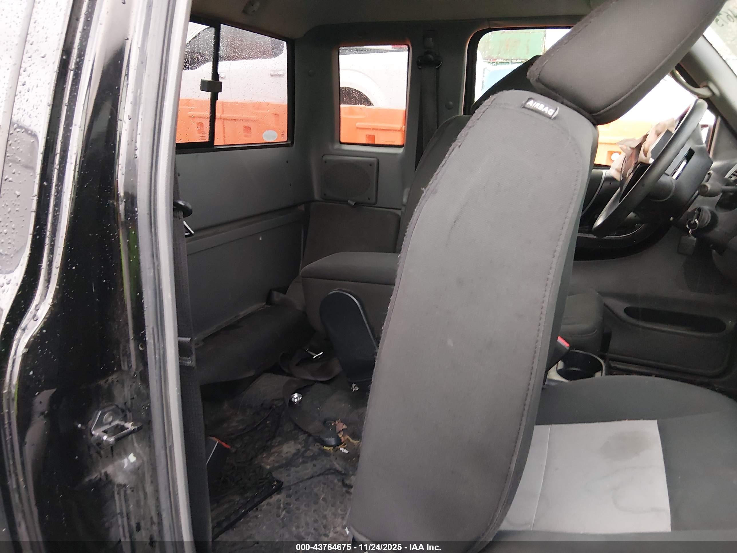 FORD RANGER image 8