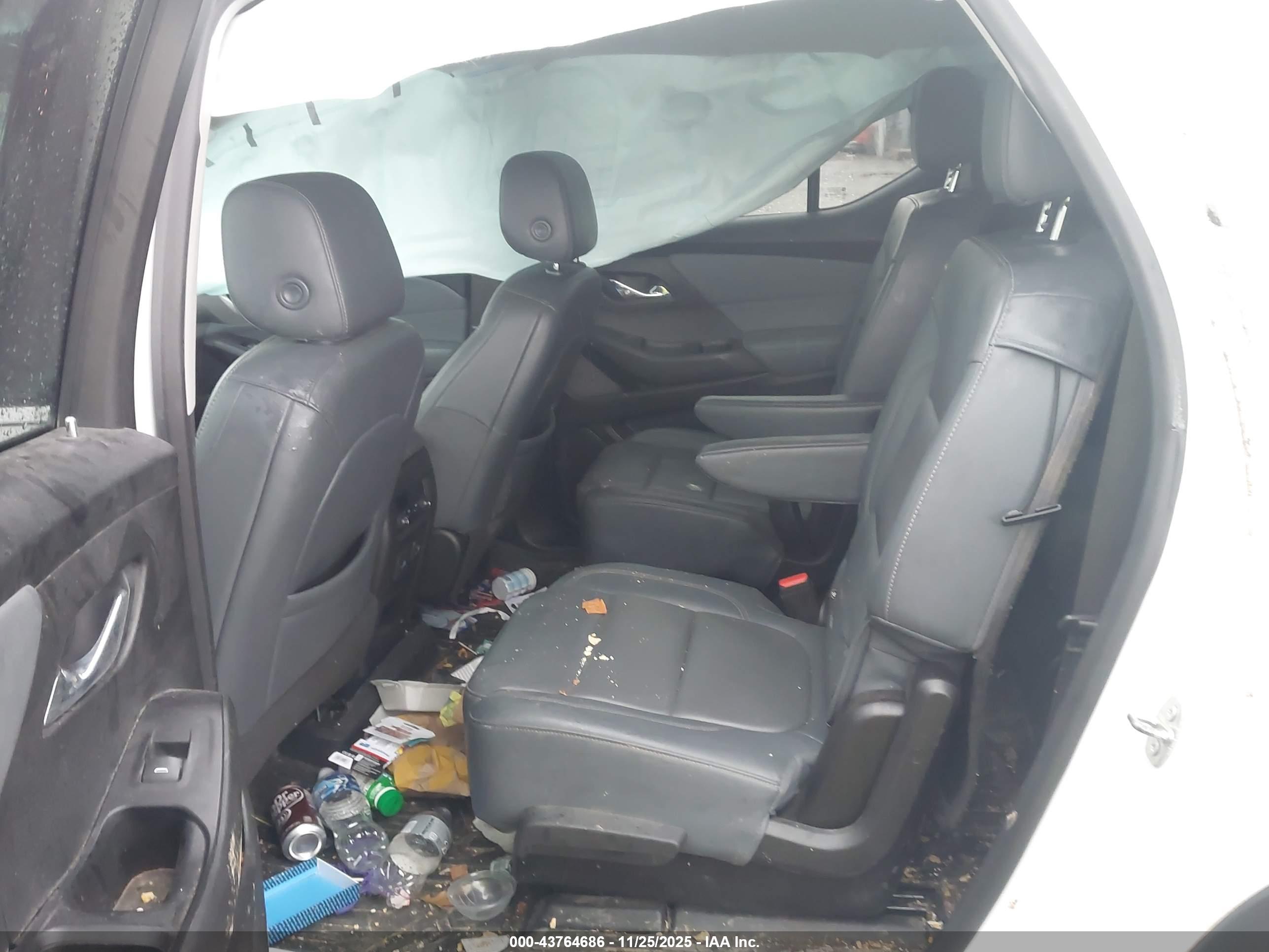 CHEVROLET TRAVERSE image 8