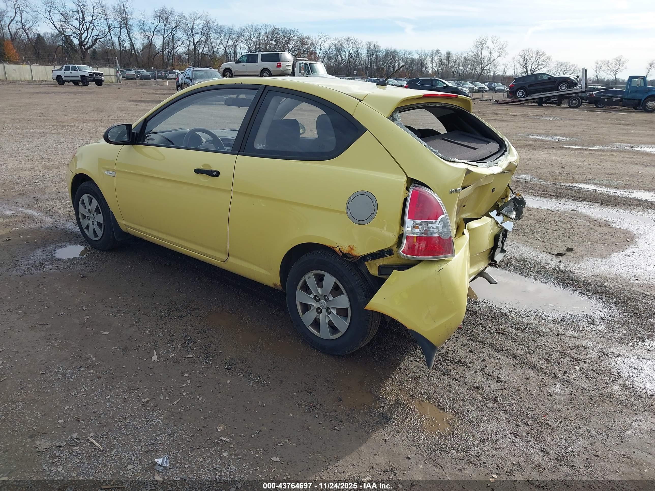 HYUNDAI ACCENT image 3