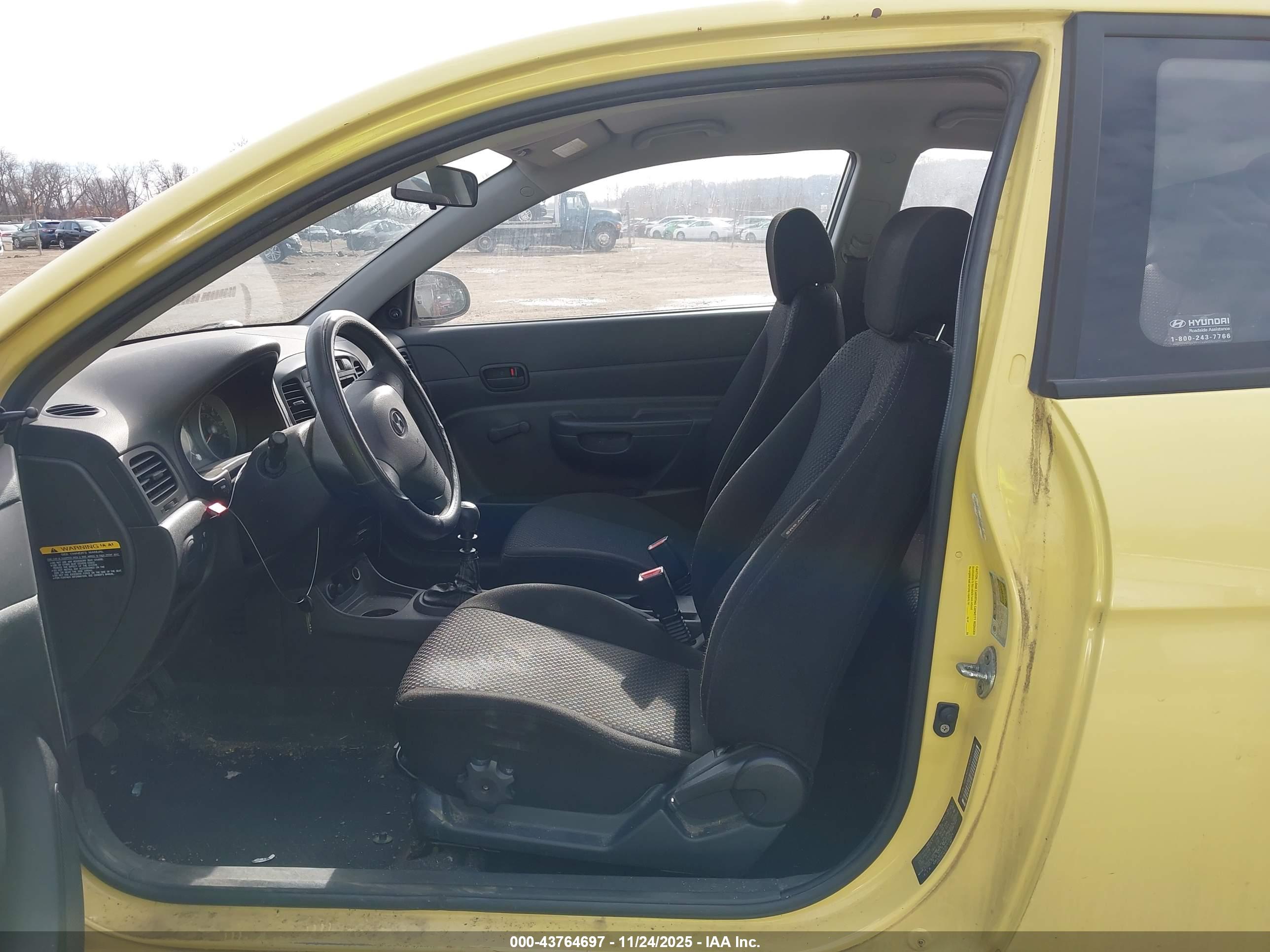 HYUNDAI ACCENT image 5
