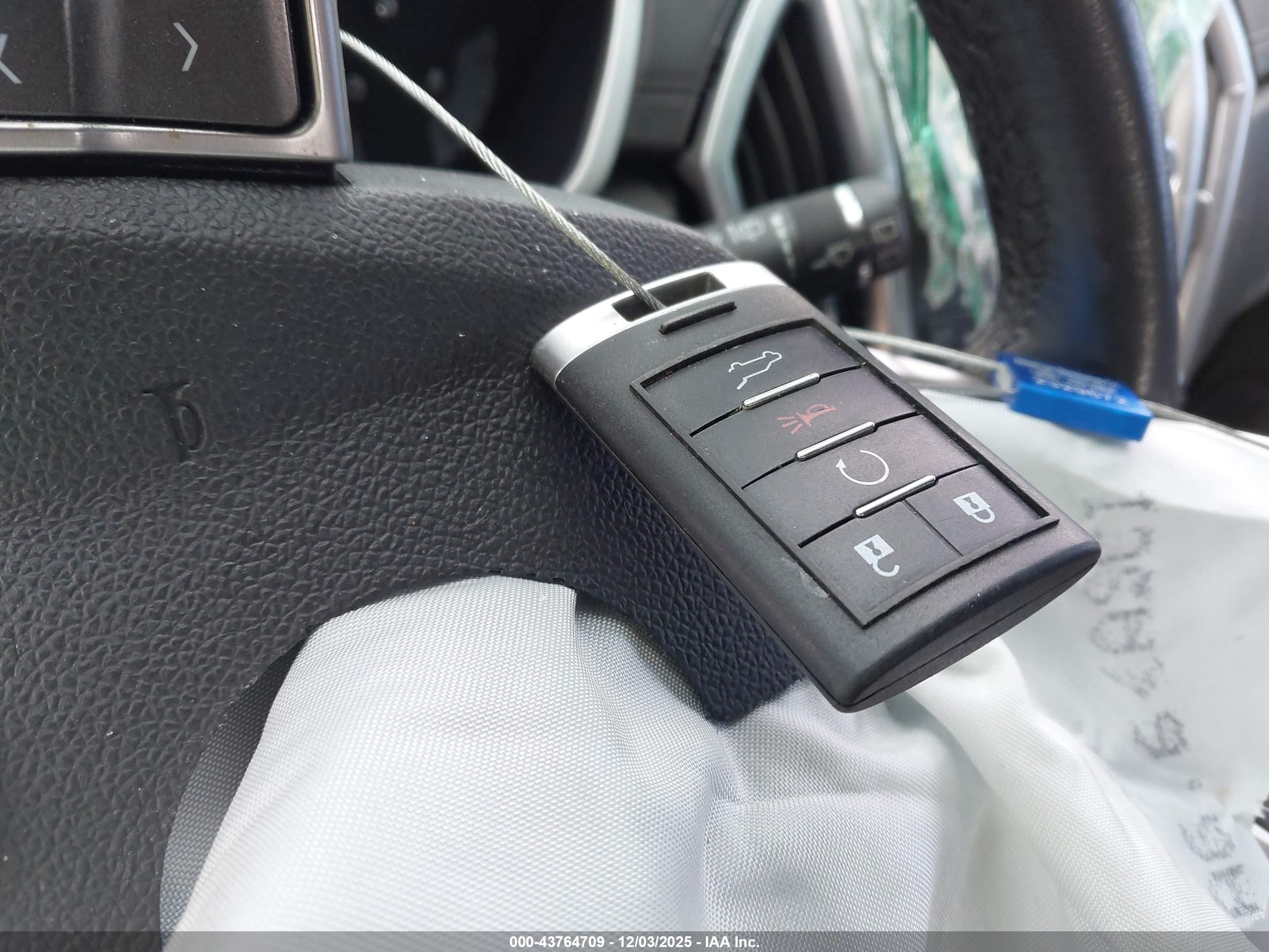 CADILLAC SRX image 11