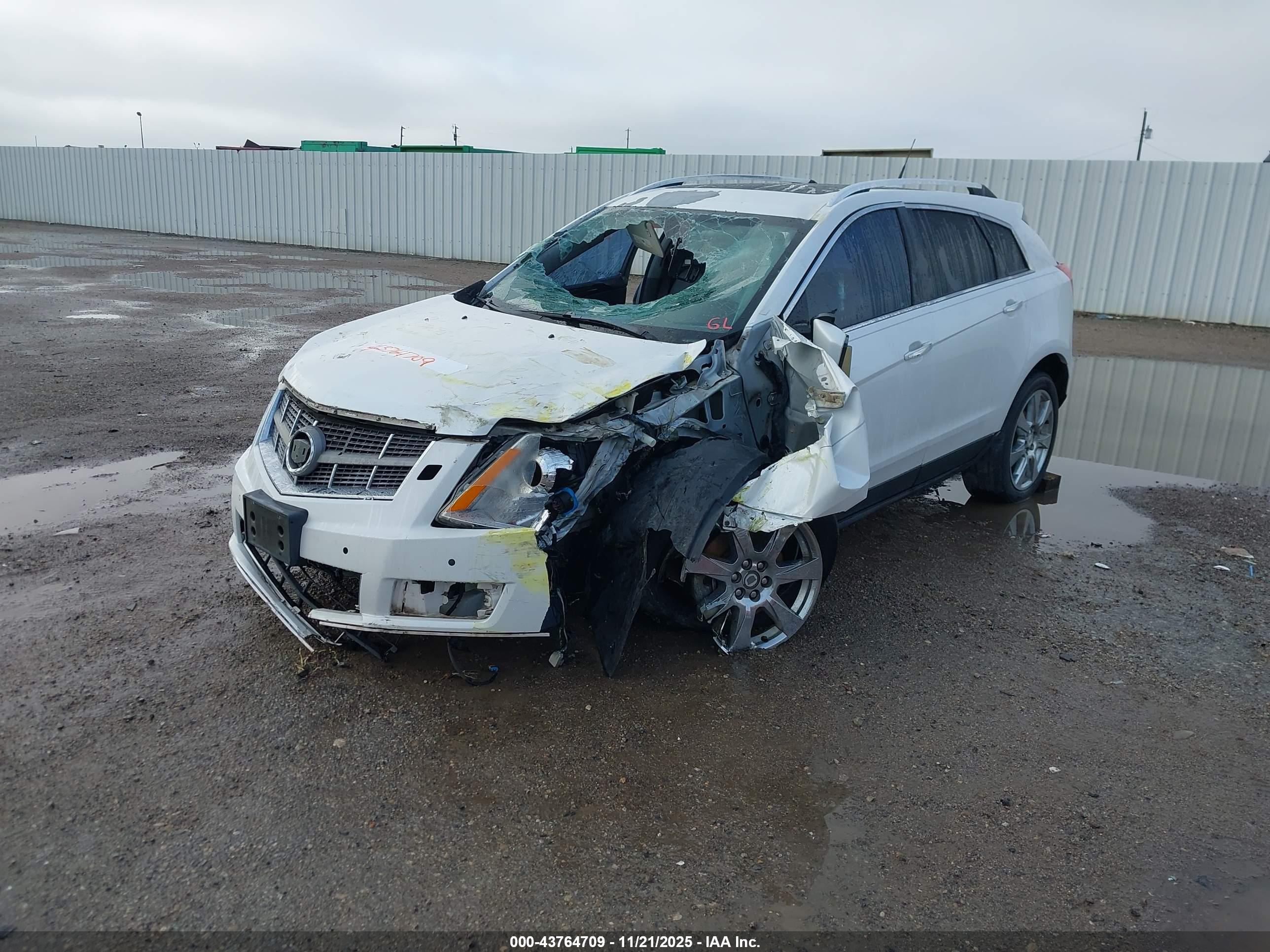 CADILLAC SRX image 2
