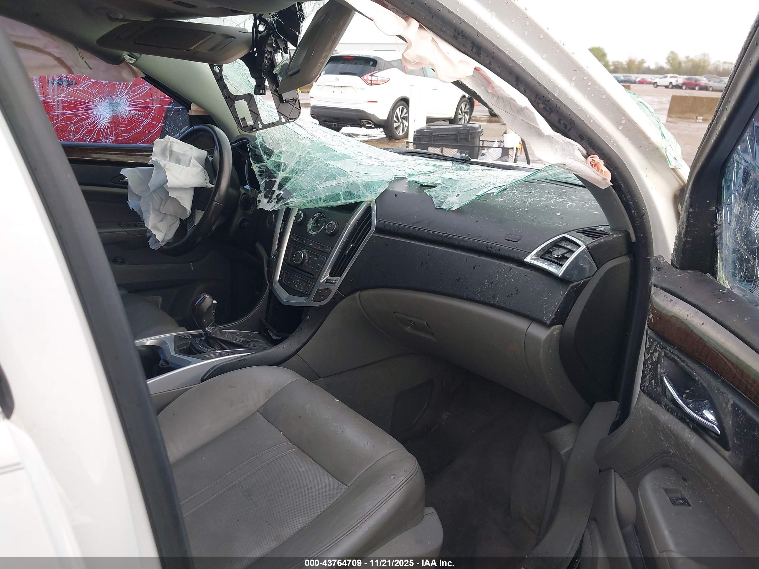 CADILLAC SRX image 5