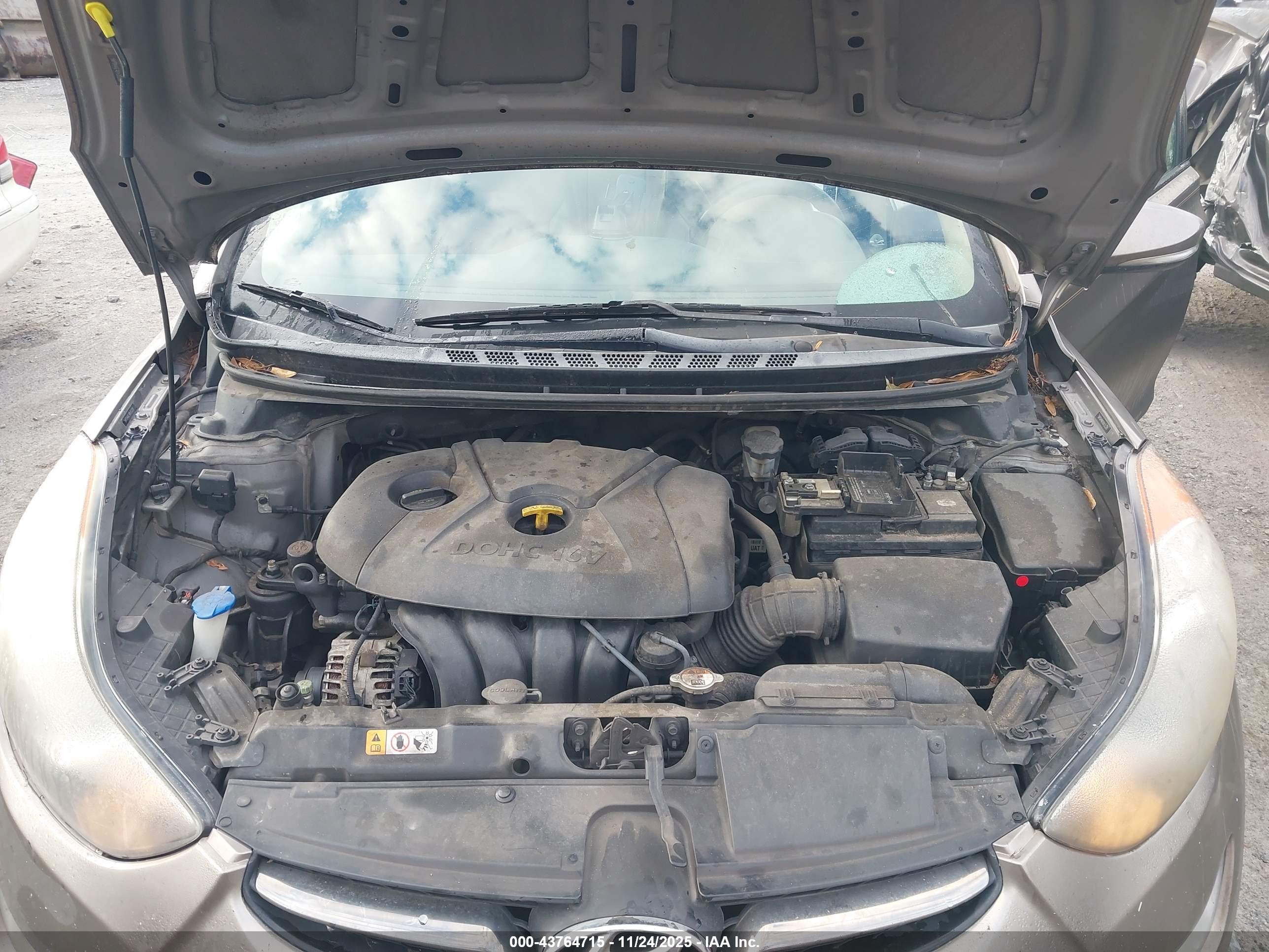 HYUNDAI ELANTRA image 10