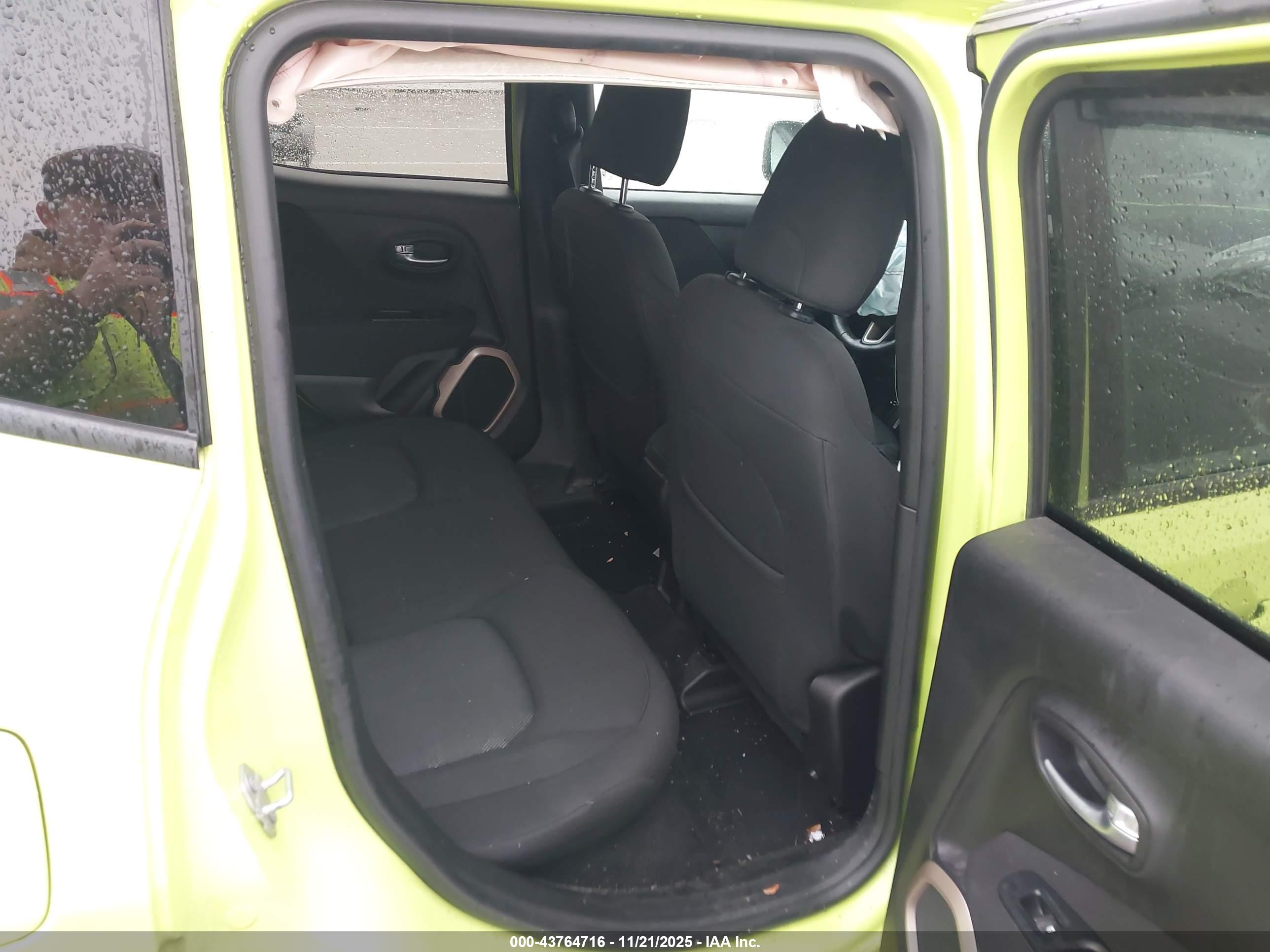 JEEP RENEGADE image 8