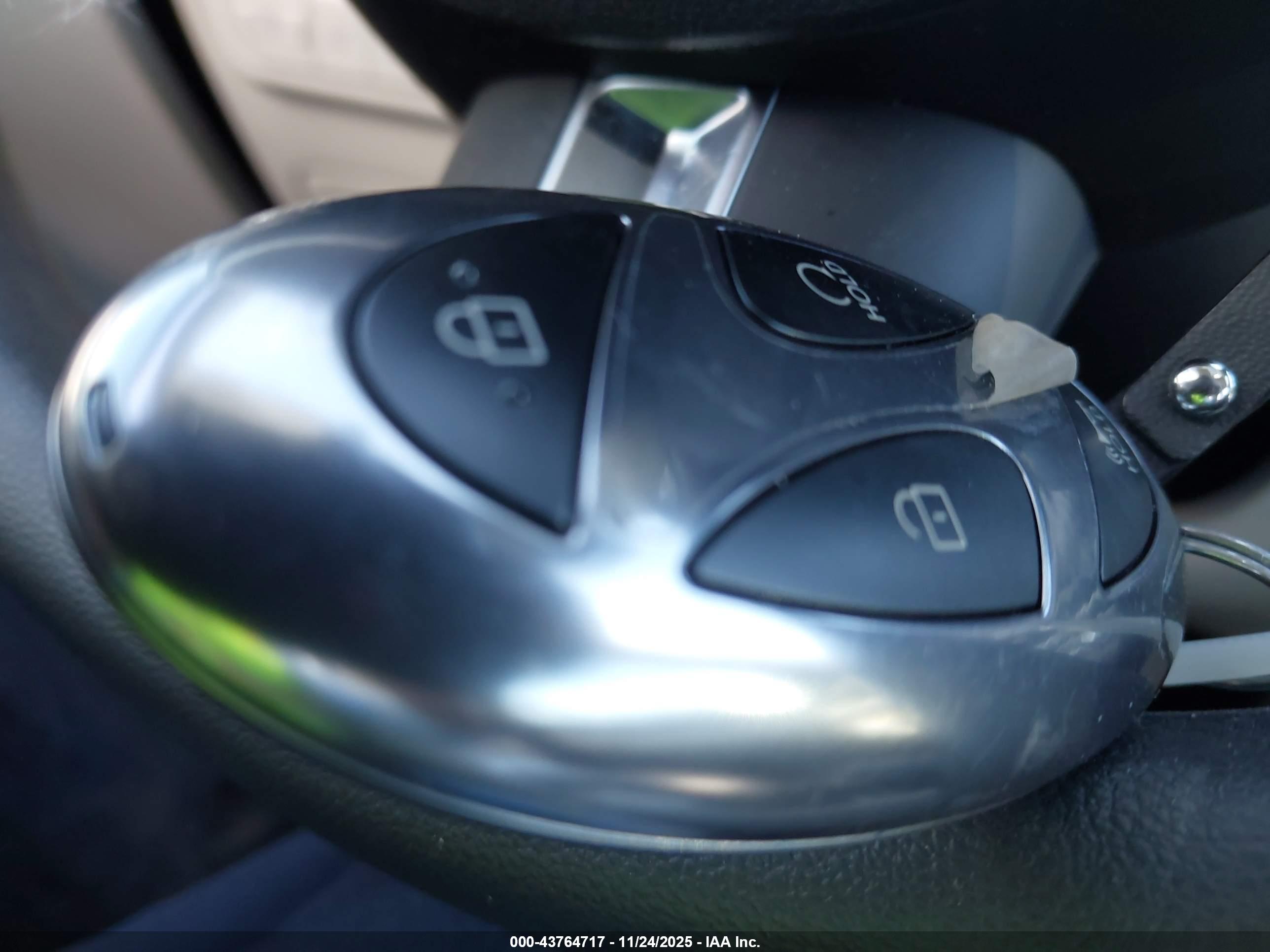 HYUNDAI TUCSON image 11
