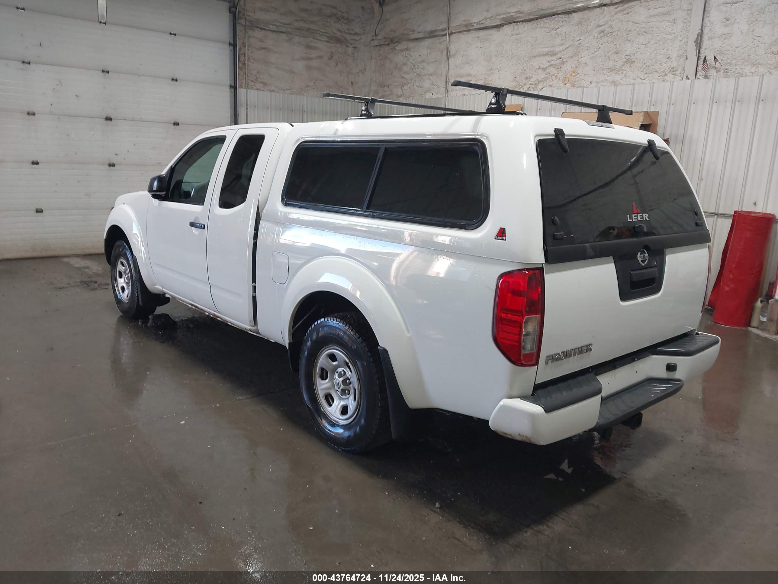 NISSAN FRONTIER image 3