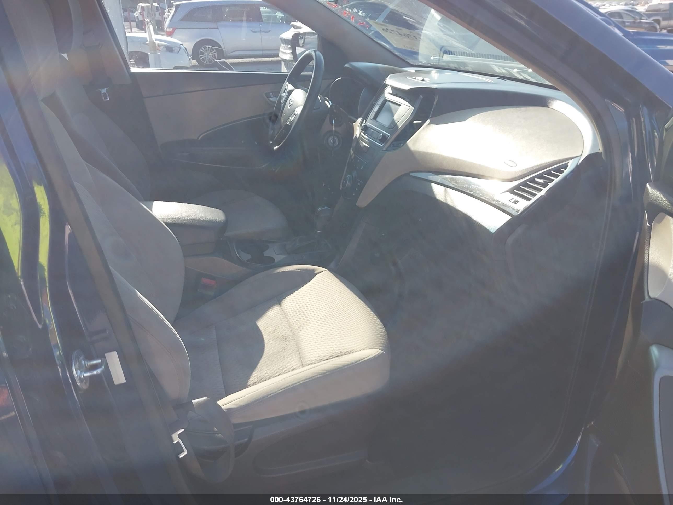 HYUNDAI SANTA image 5