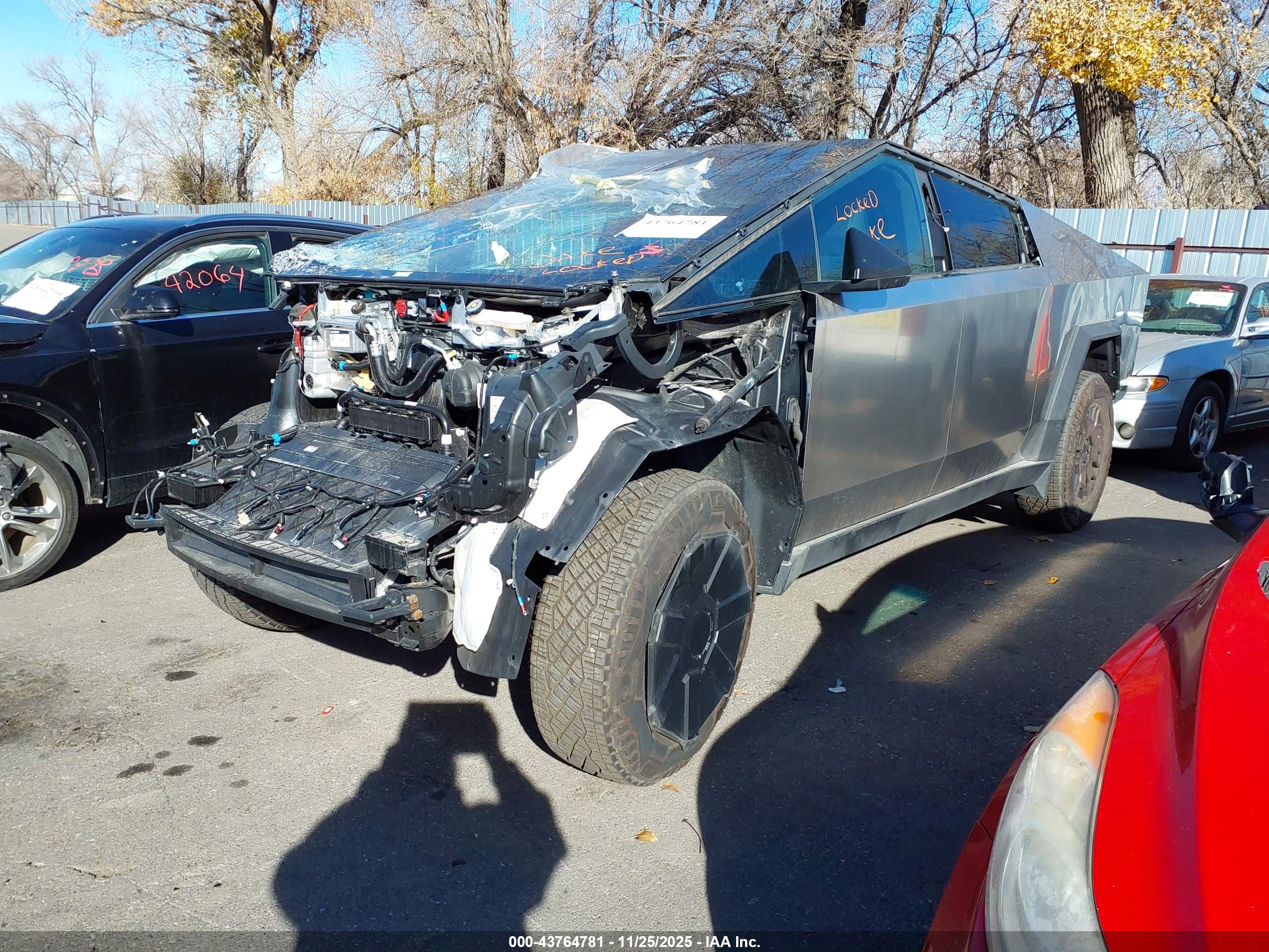 TESLA CYBERTRUCK image 2