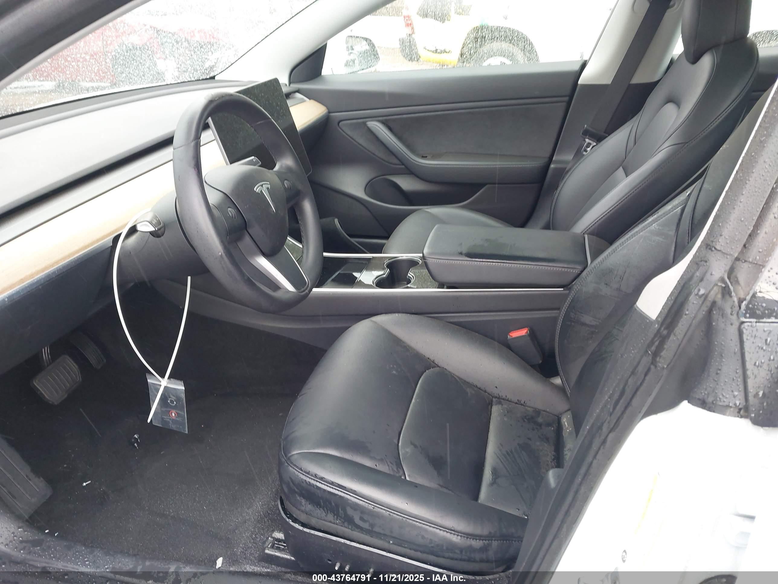 TESLA MODEL image 5