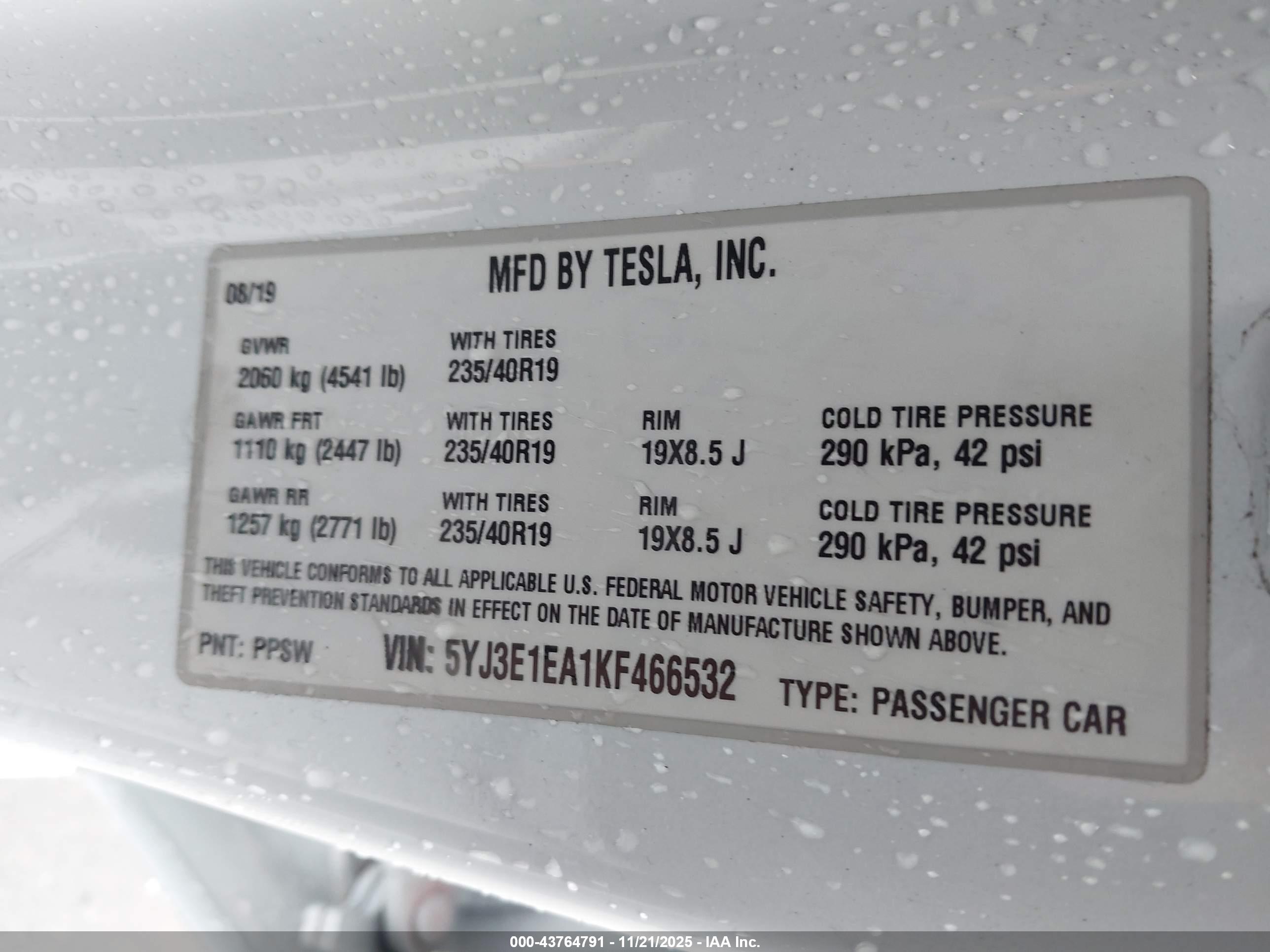 TESLA MODEL image 9