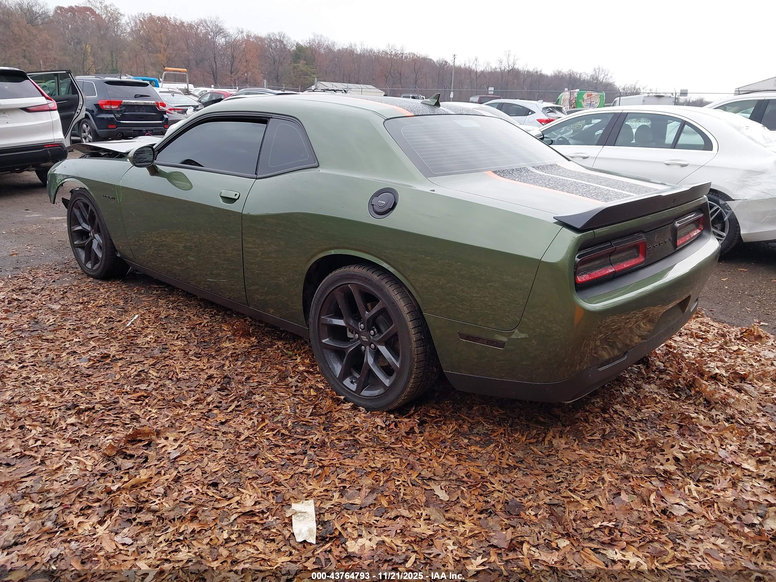 DODGE CHALLENGER image 3