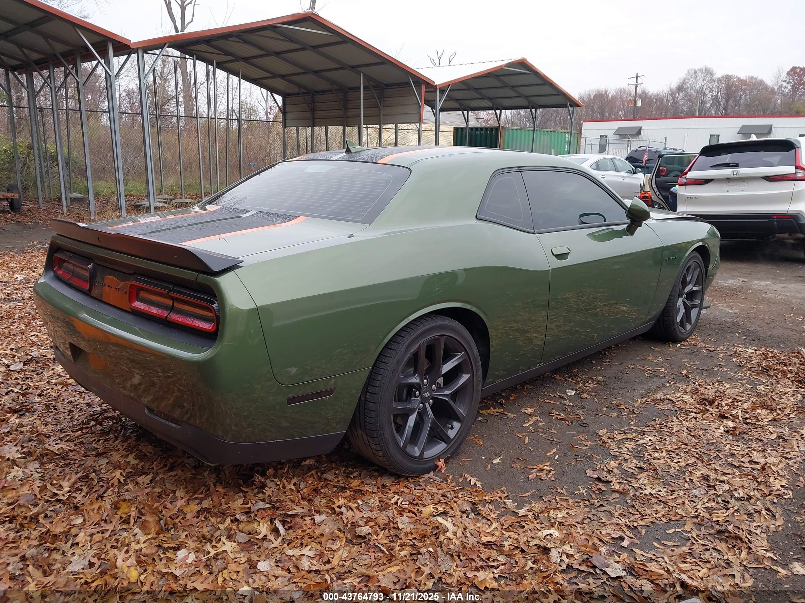 DODGE CHALLENGER image 4