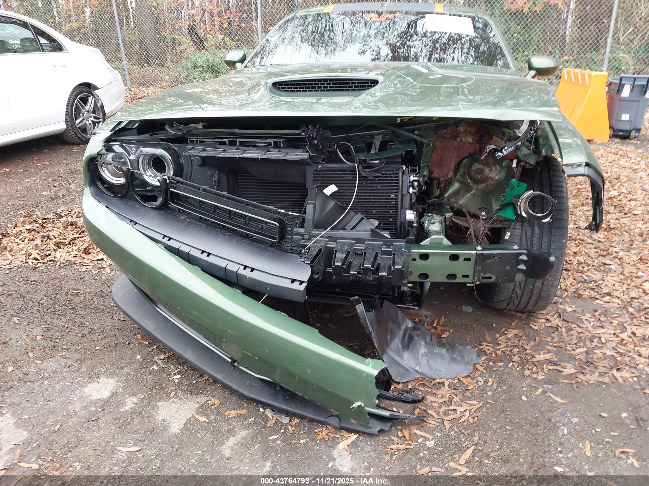 DODGE CHALLENGER image 6