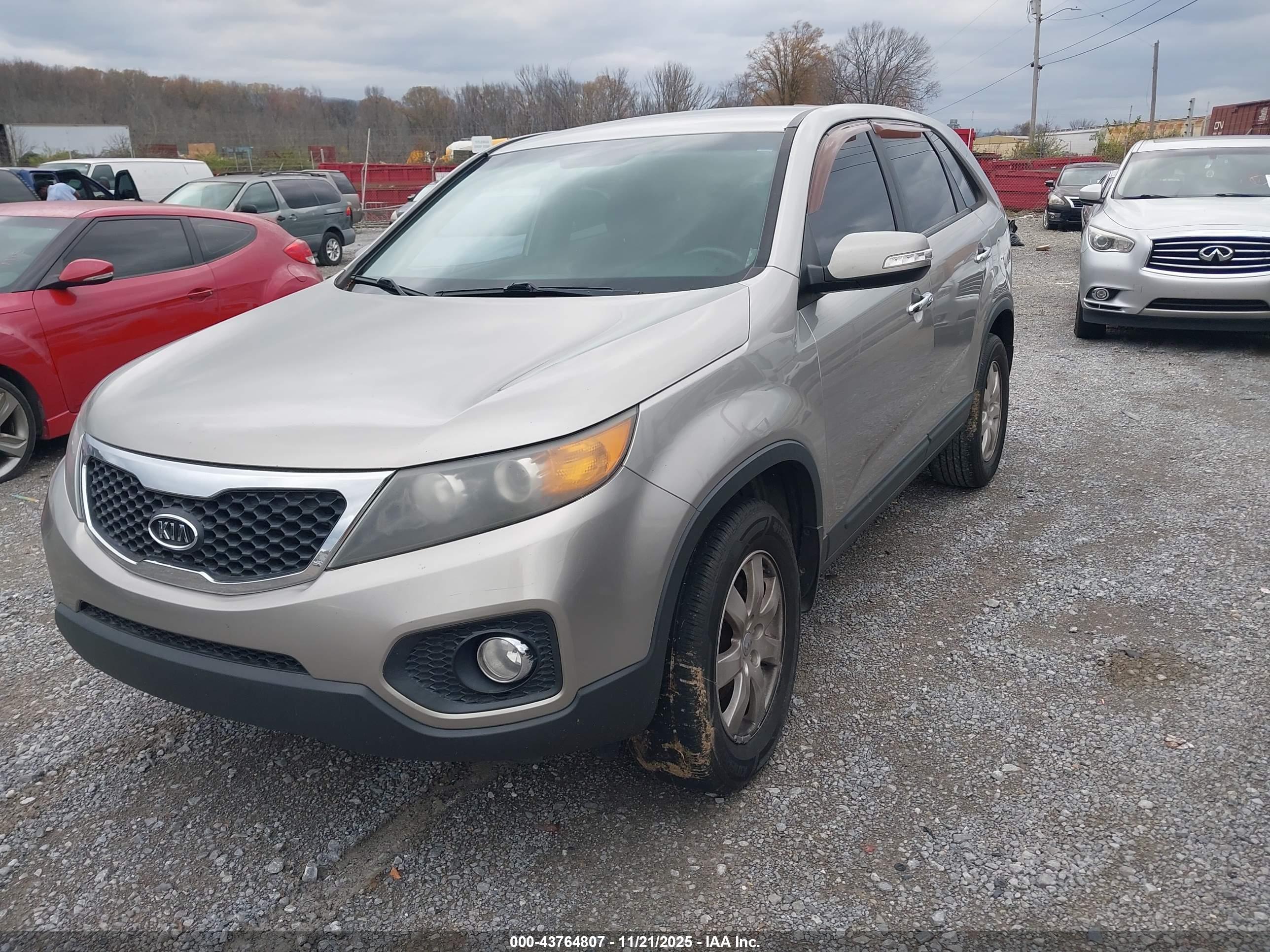 KIA SORENTO image 2