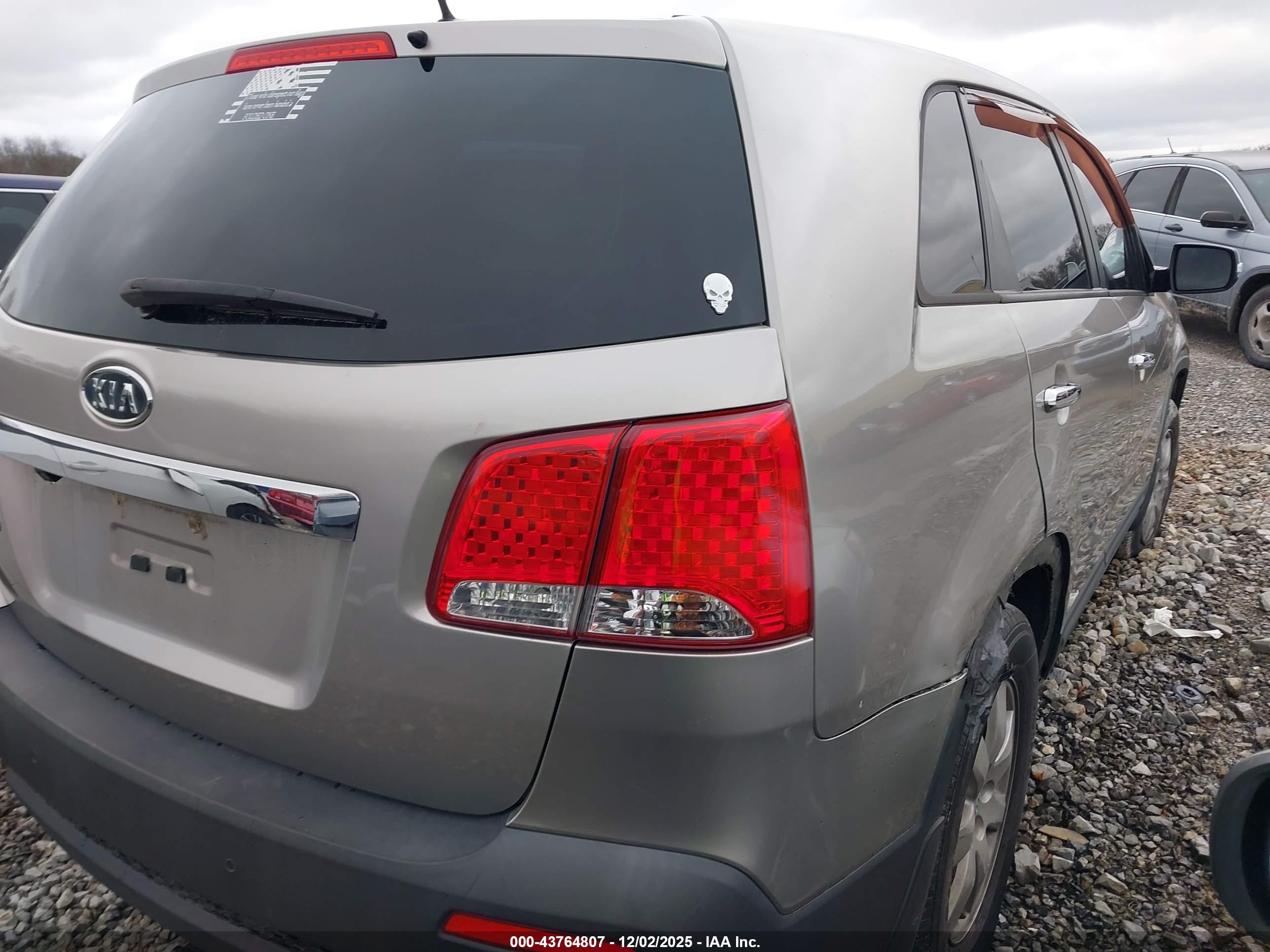KIA SORENTO image 4