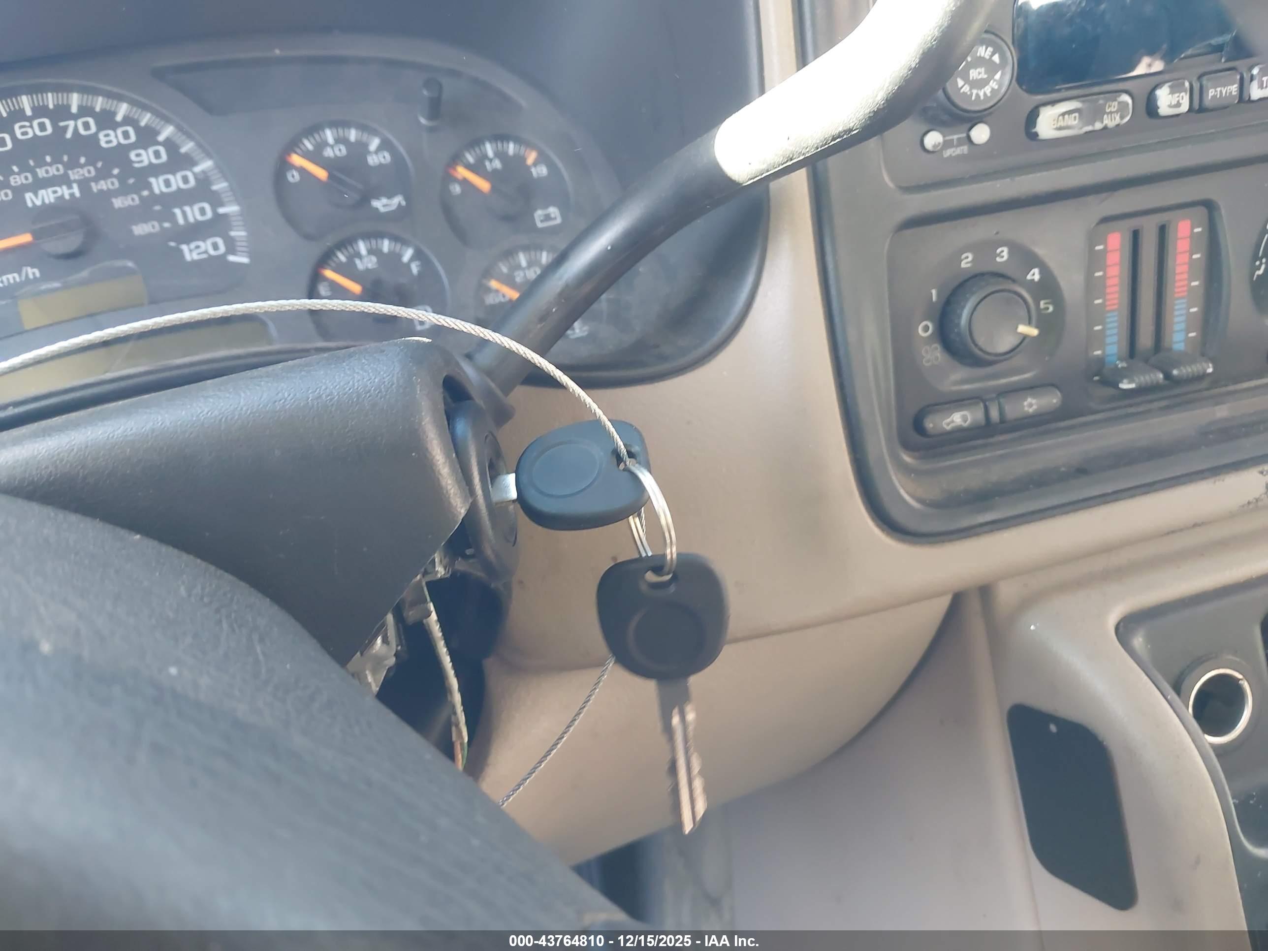 CHEVROLET TAHOE image 11