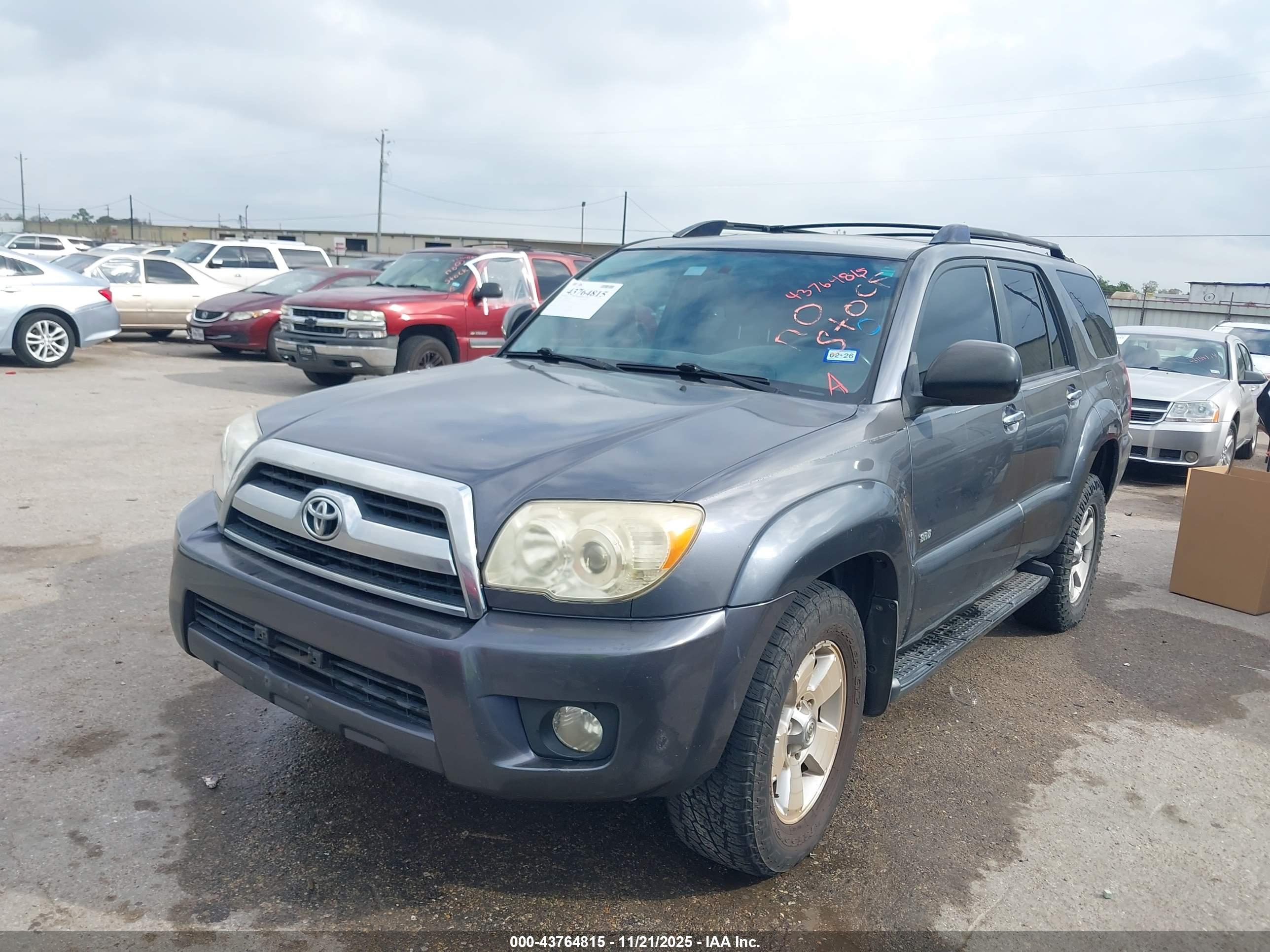 TOYOTA 4RUNNER image 2