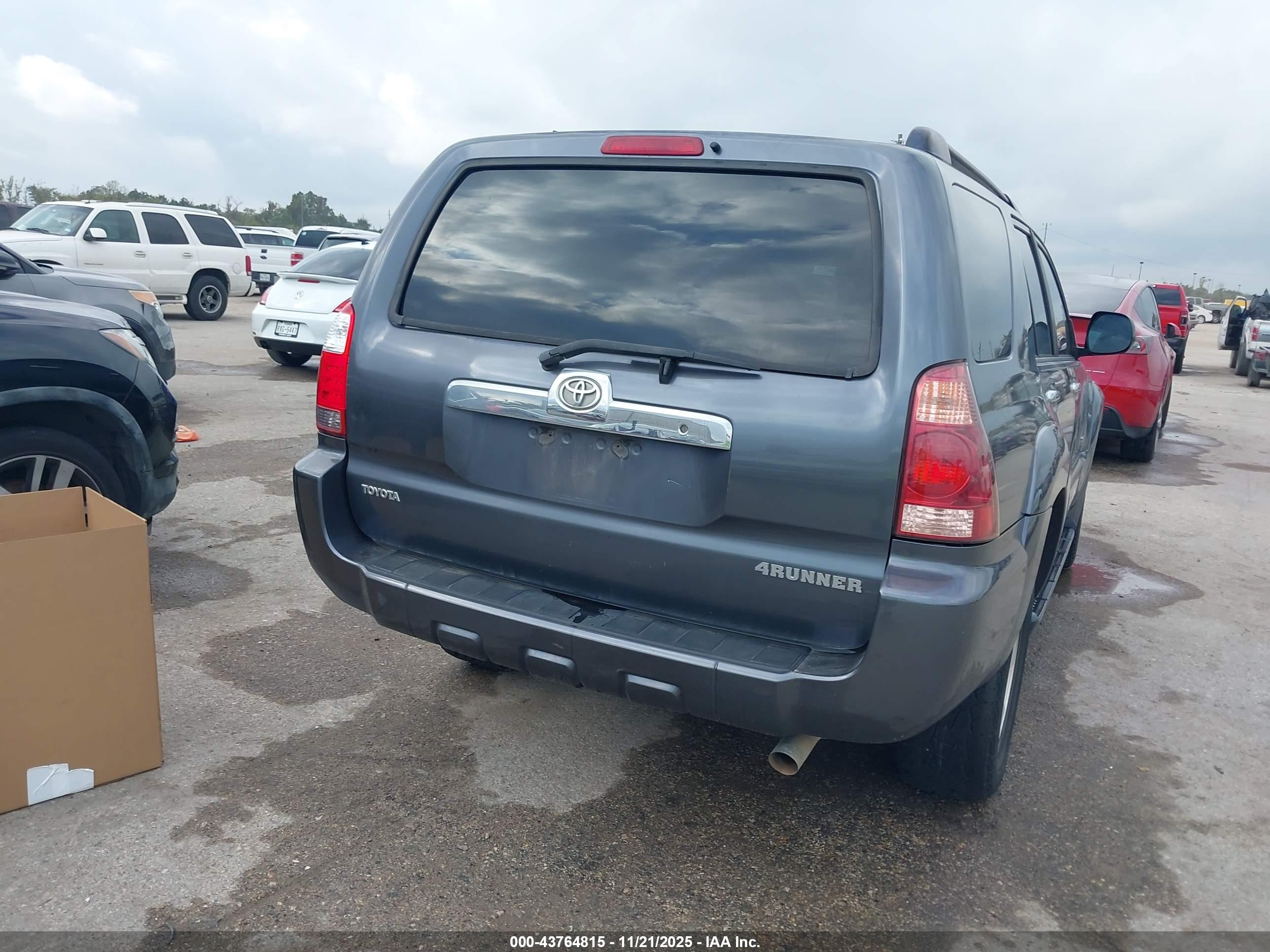 TOYOTA 4RUNNER image 4