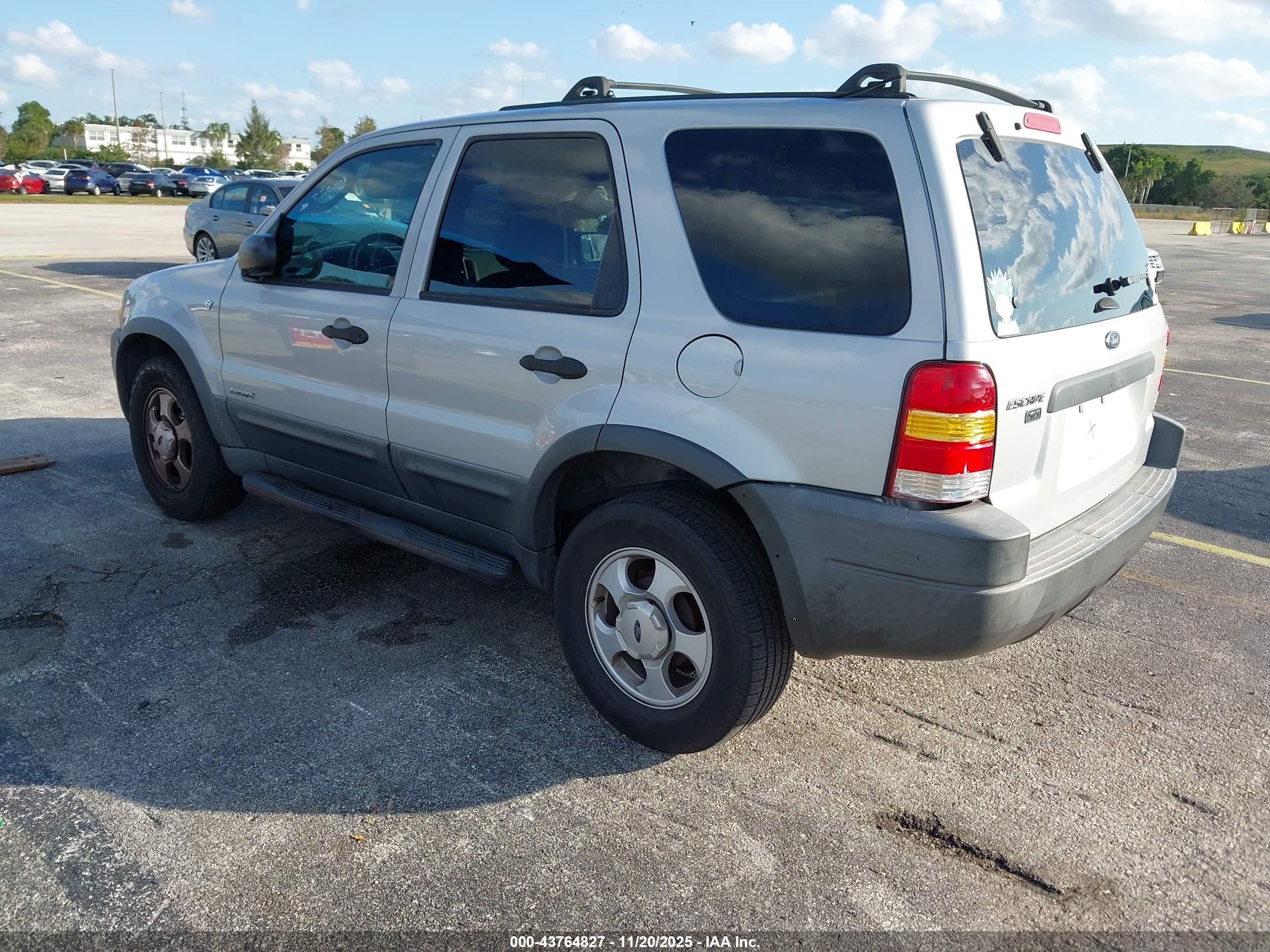 FORD ESCAPE image 3