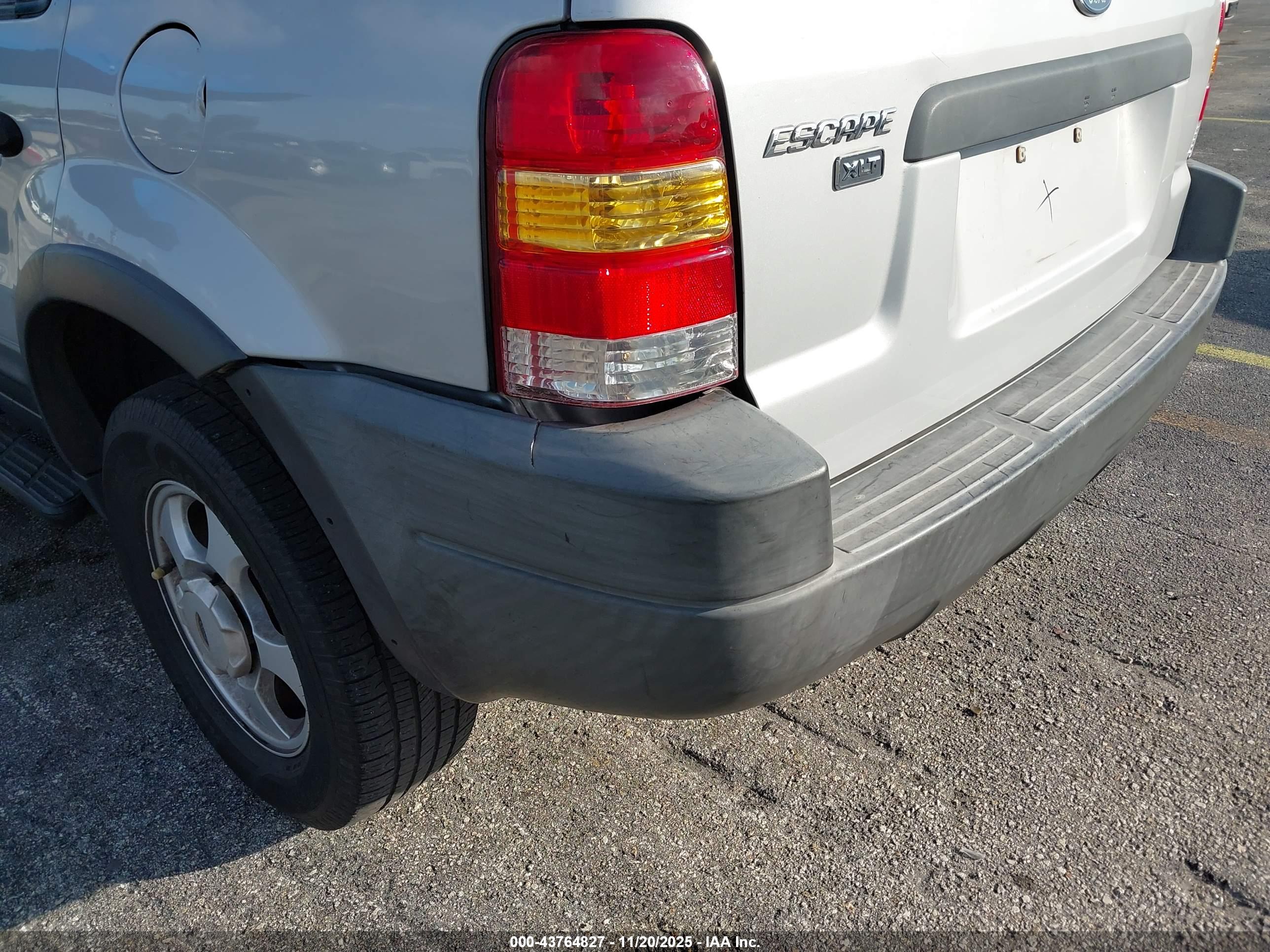 FORD ESCAPE image 6
