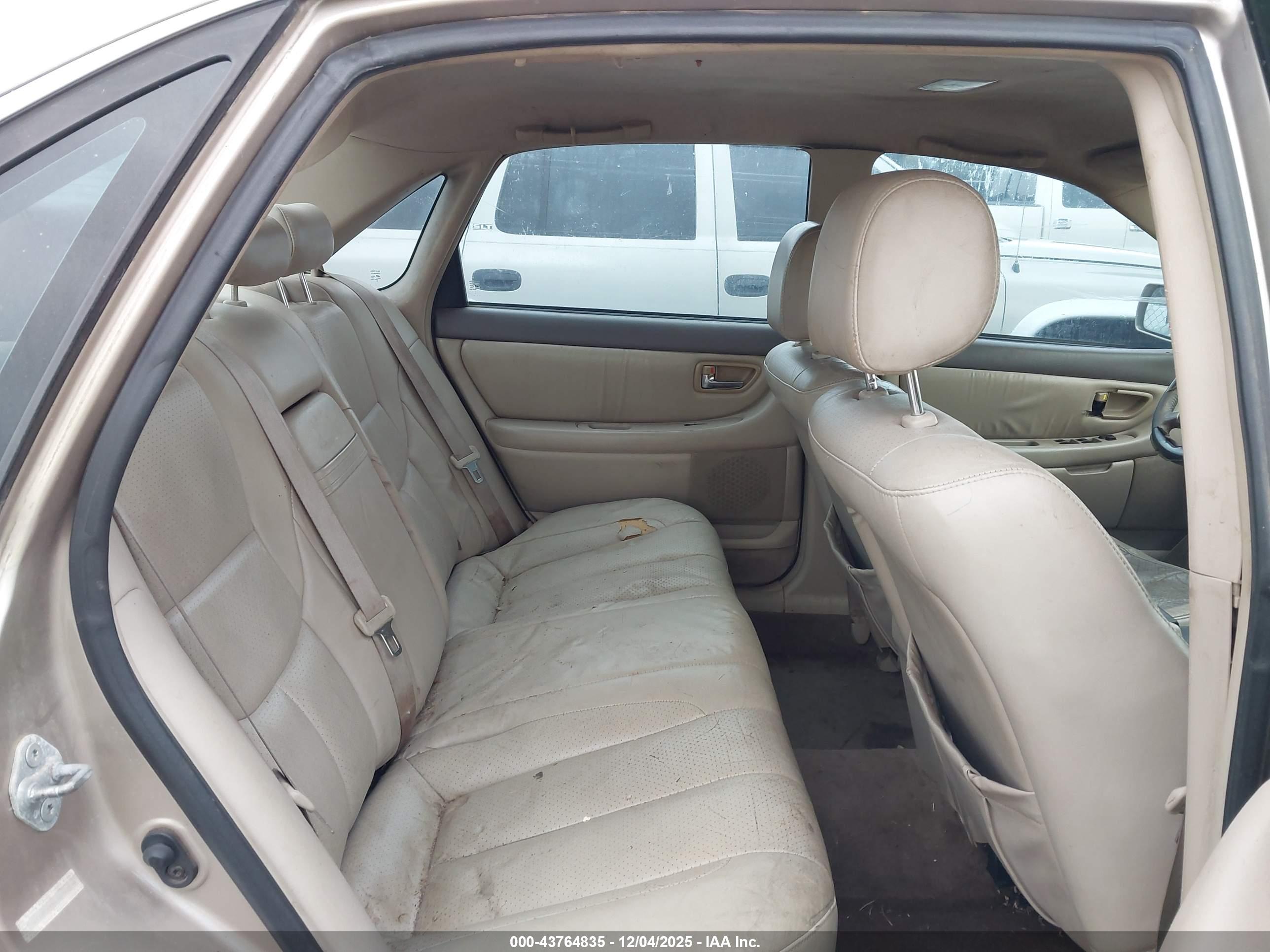 TOYOTA AVALON image 8