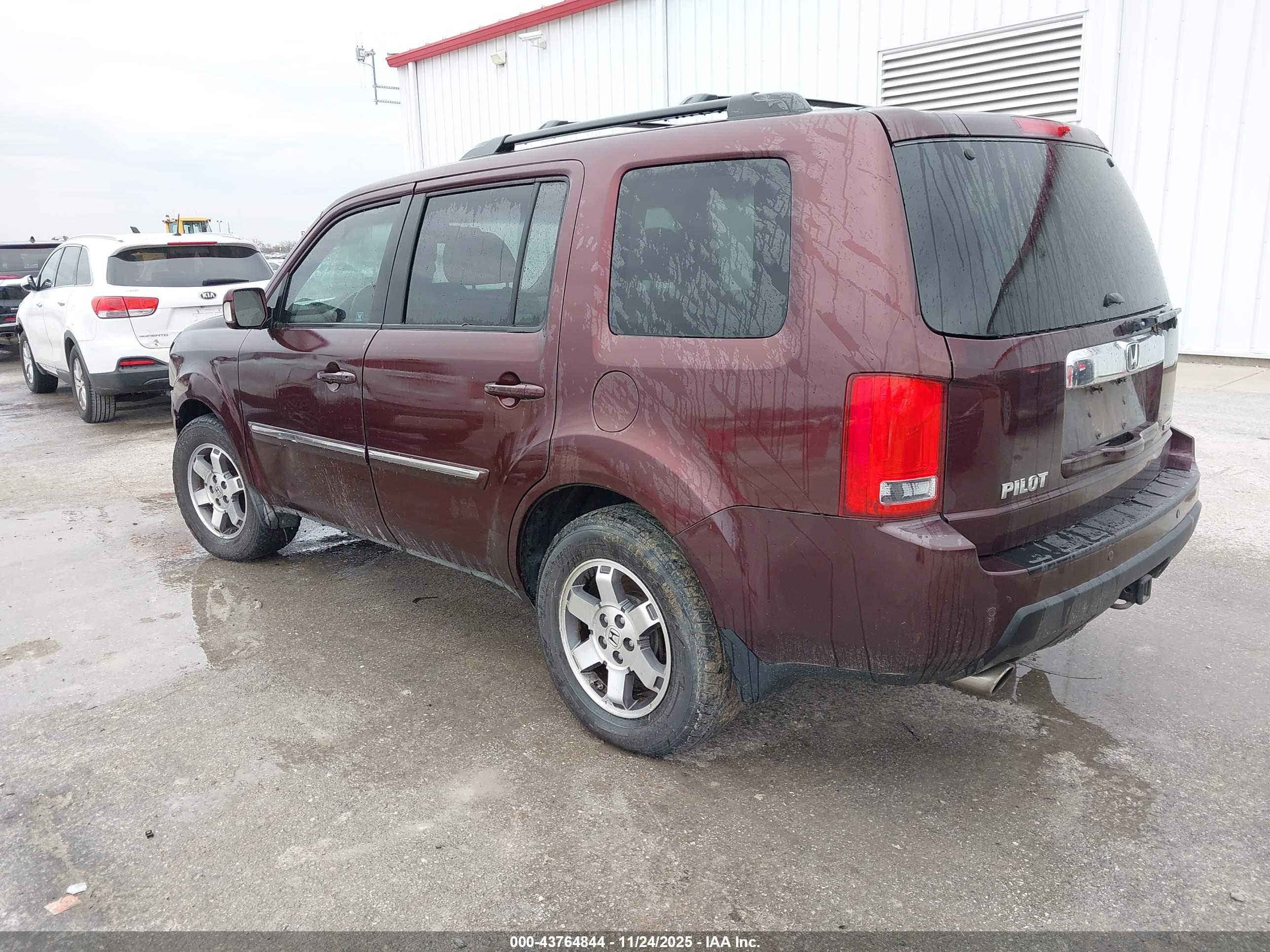 HONDA PILOT image 3