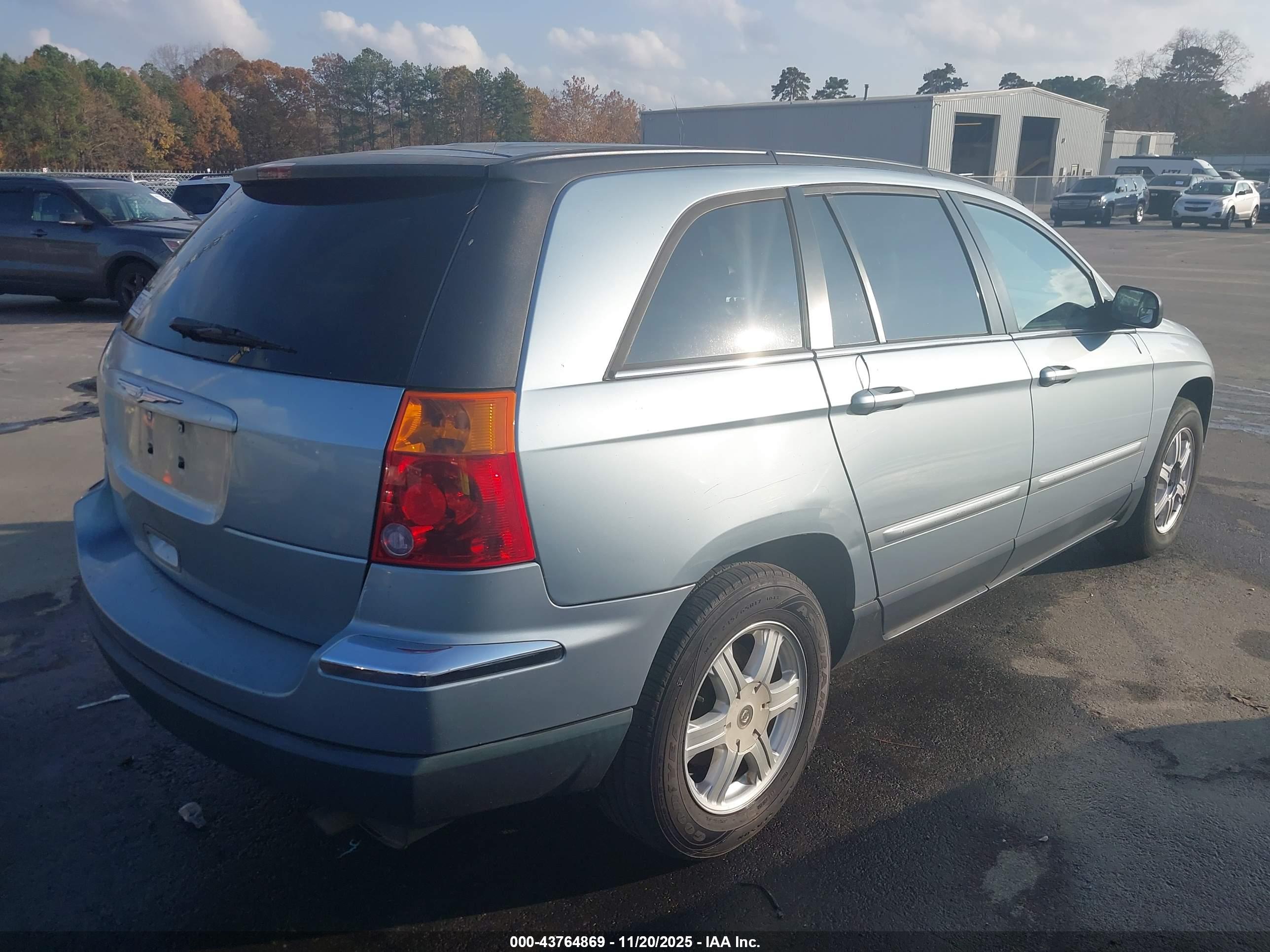 CHRYSLER PACIFICA image 4