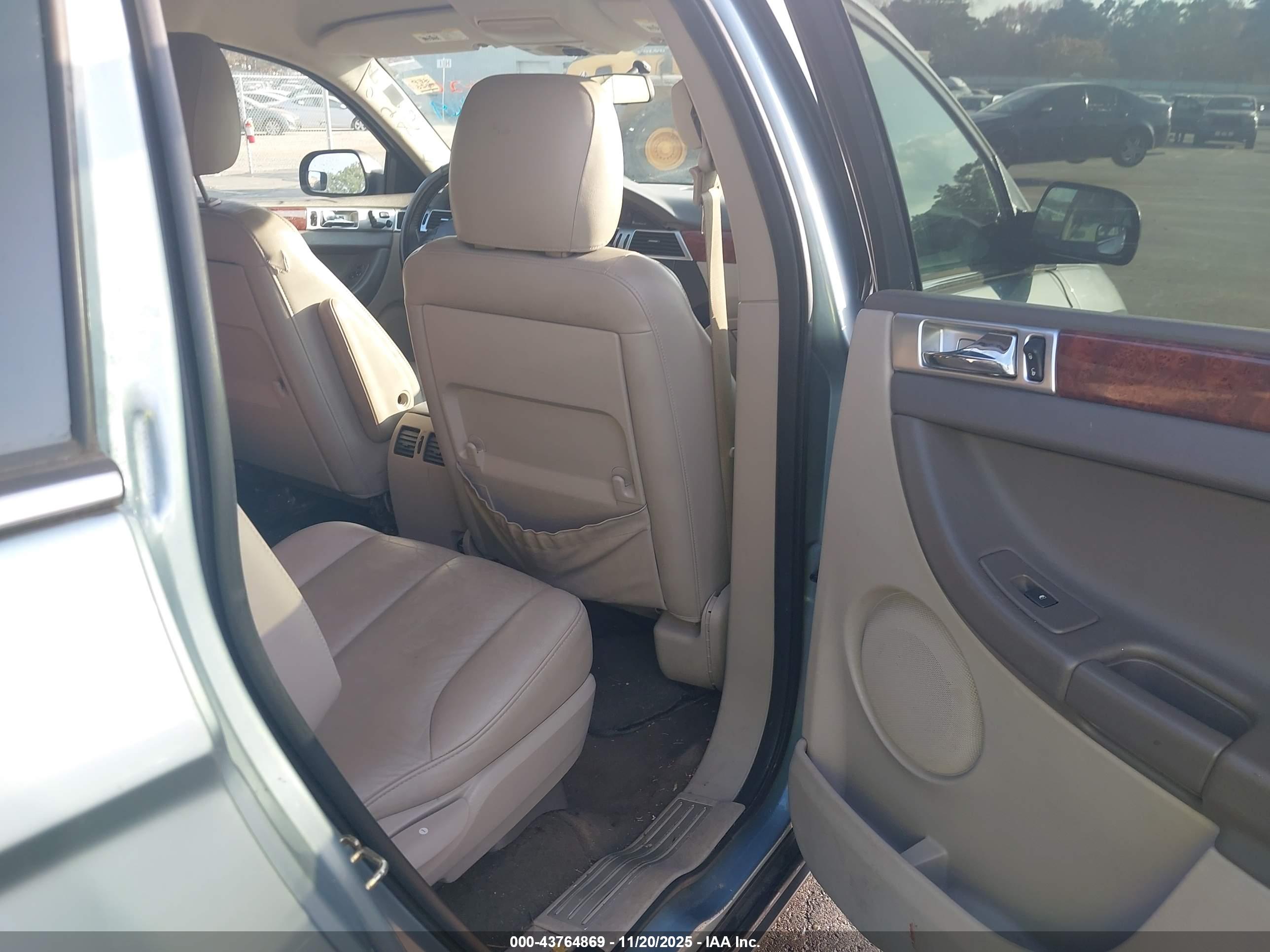 CHRYSLER PACIFICA image 8