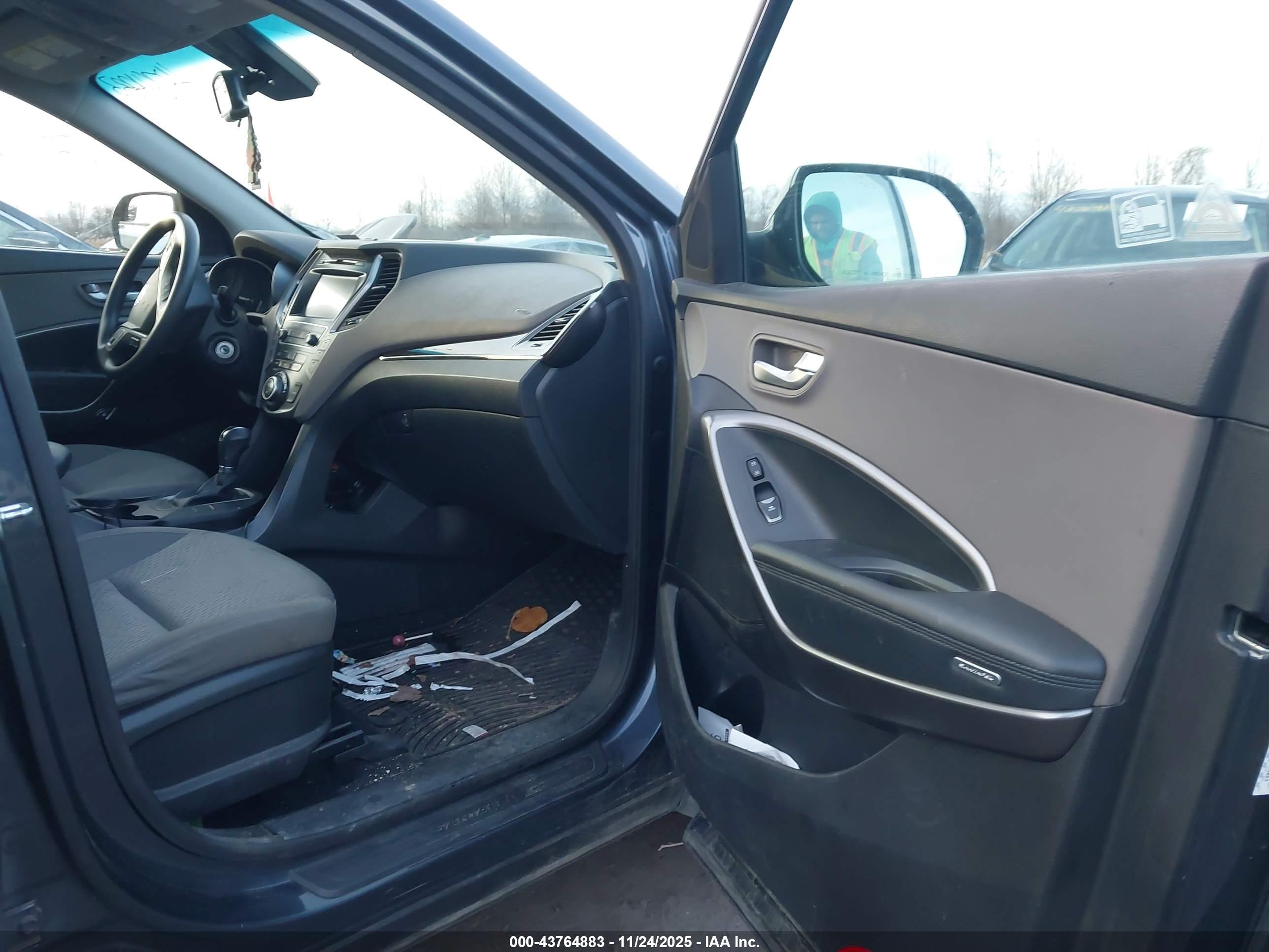 HYUNDAI SANTA image 5
