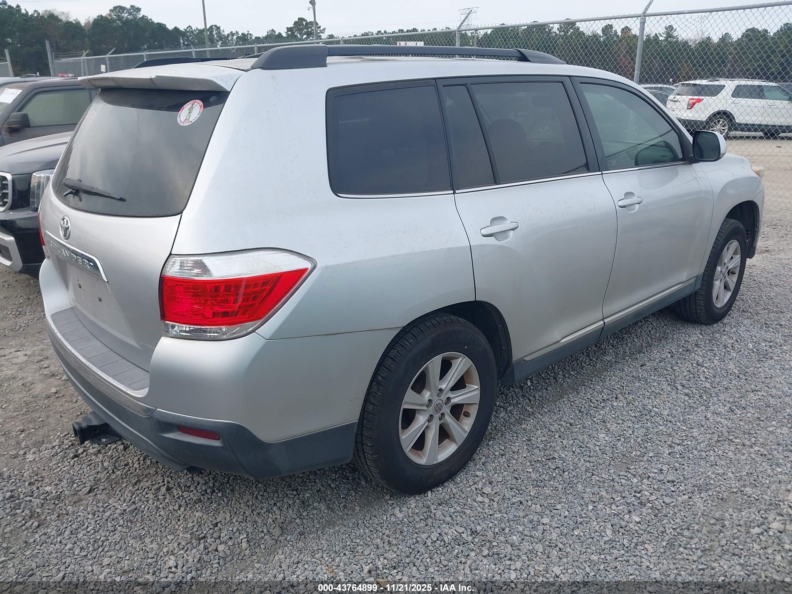 TOYOTA HIGHLANDER image 4