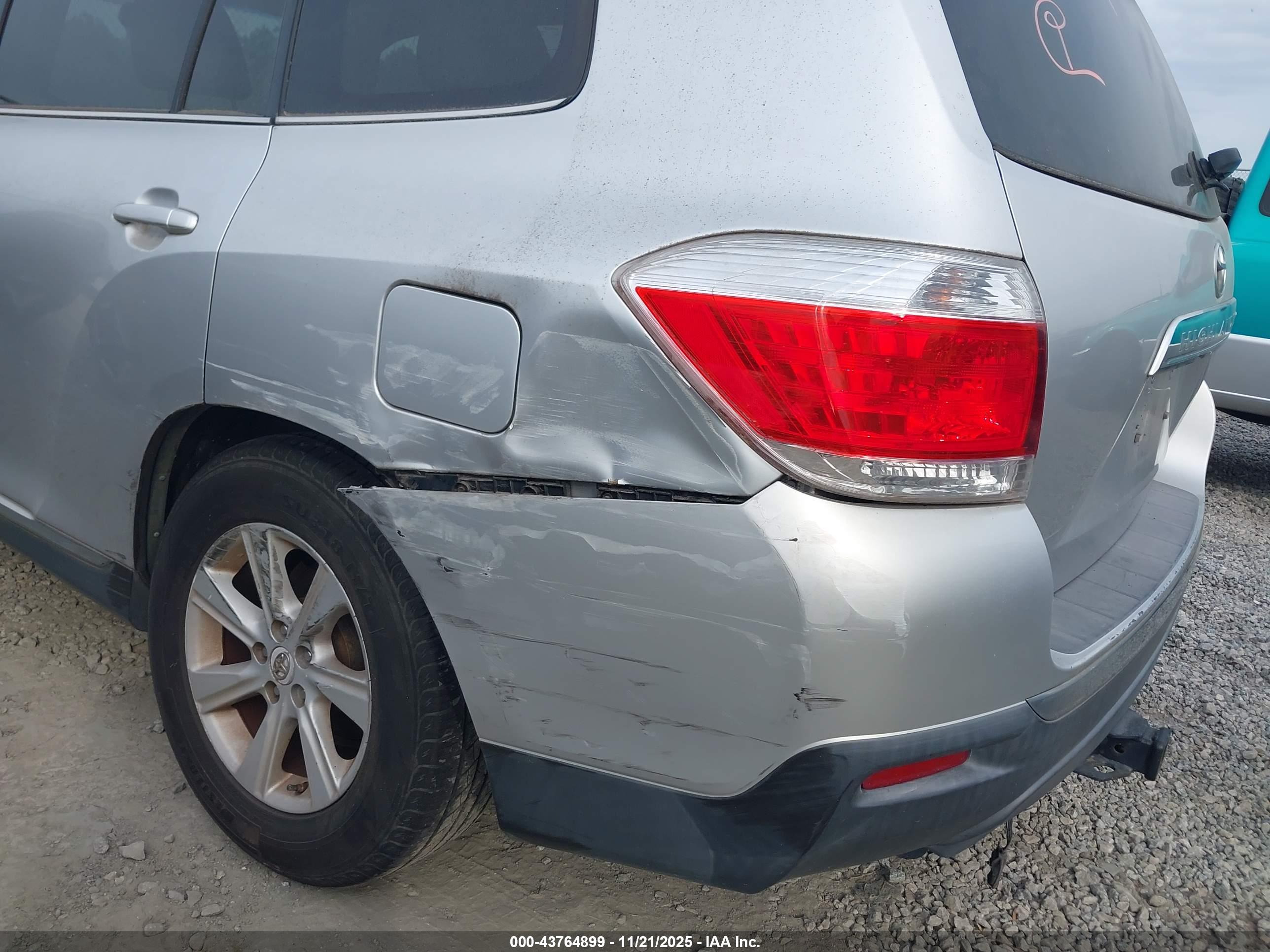 TOYOTA HIGHLANDER image 6